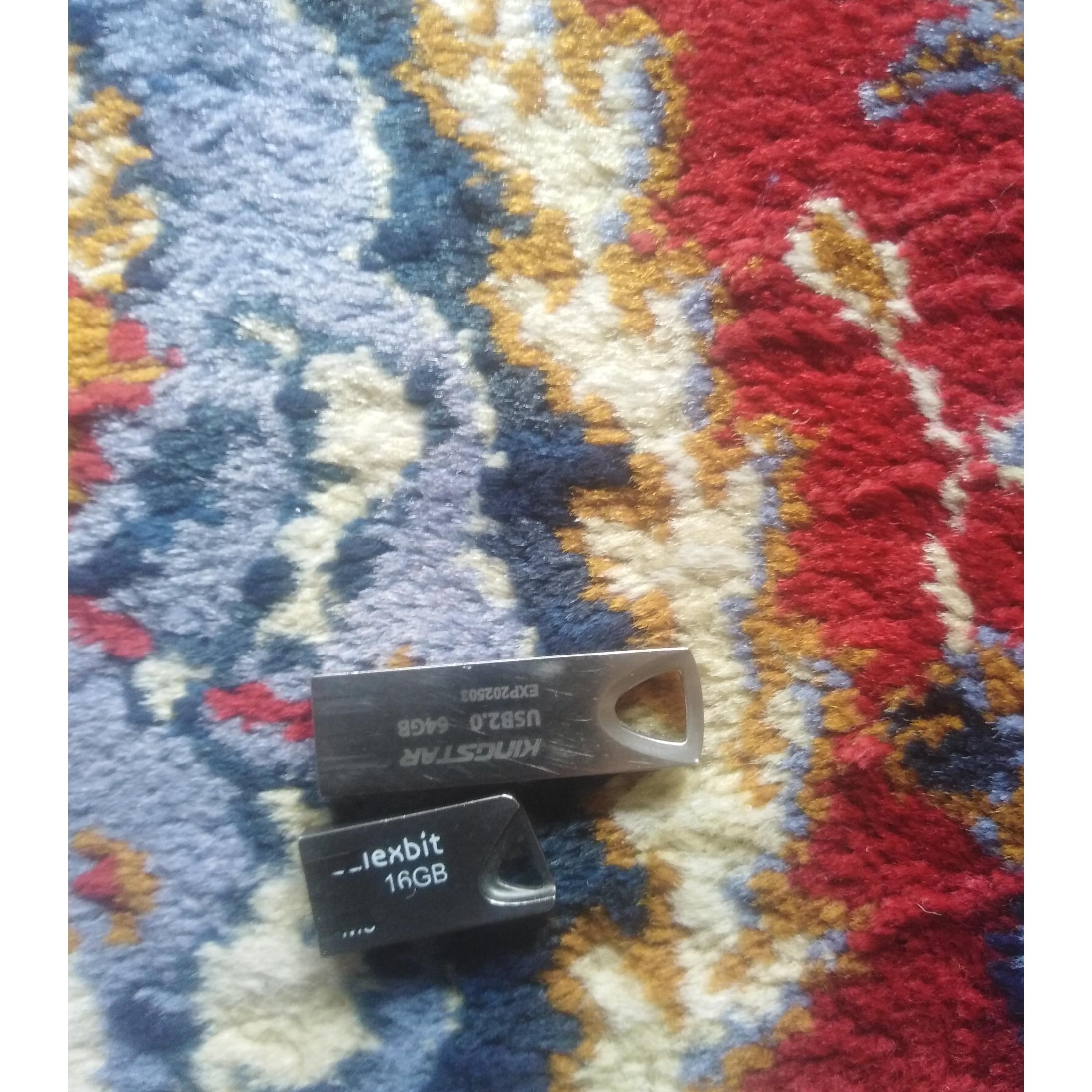 فلش64و16گیگابایتی قیمت هردوباهم سالم تست شده