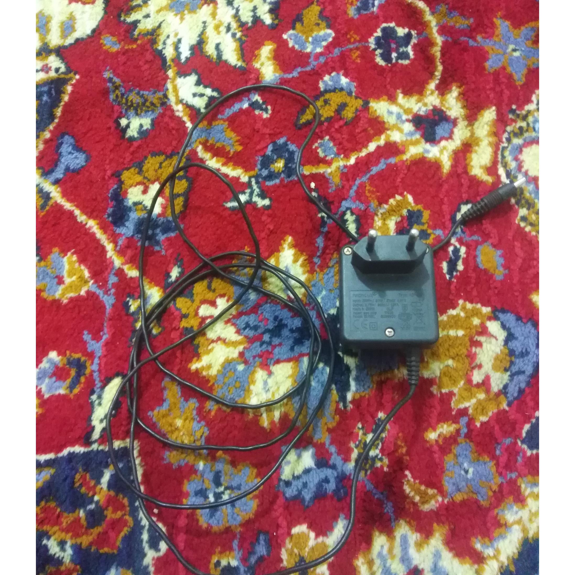 شارژر نوکیا بزرگ قدیمی دوتا هردوباهم