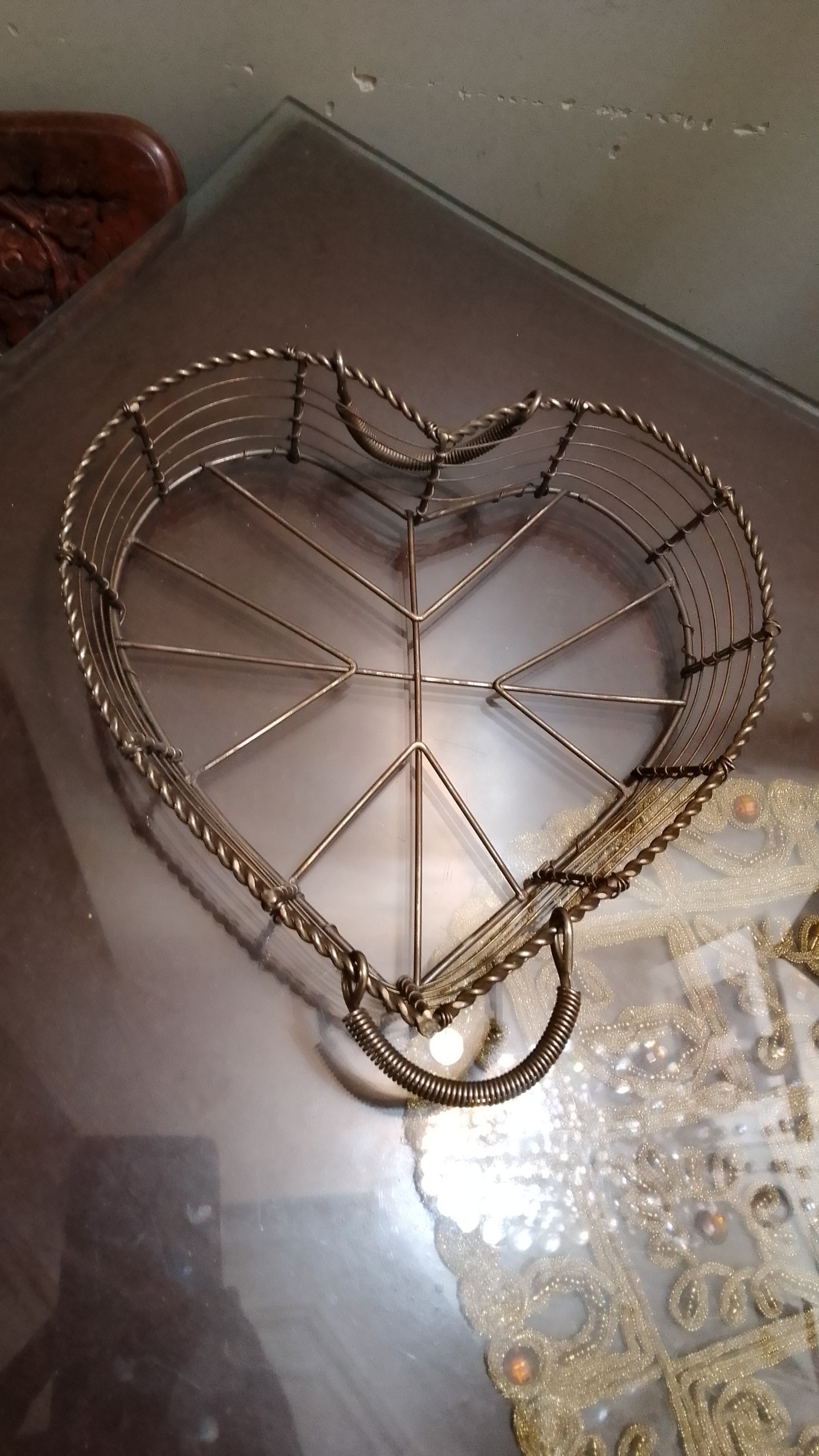 سبد فلزی طرح قلب دو طرف دسته دار