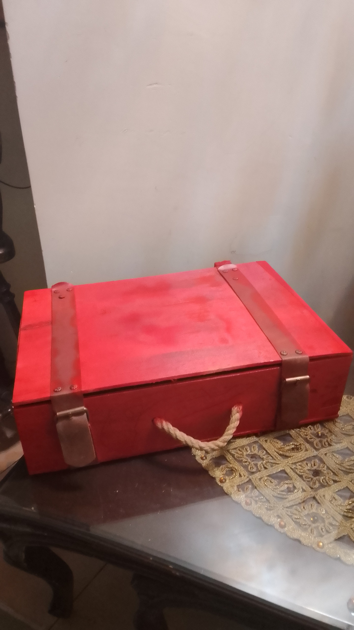 جعبه چوبی قفل کمربندی چرمی قدیمی خوش مدل