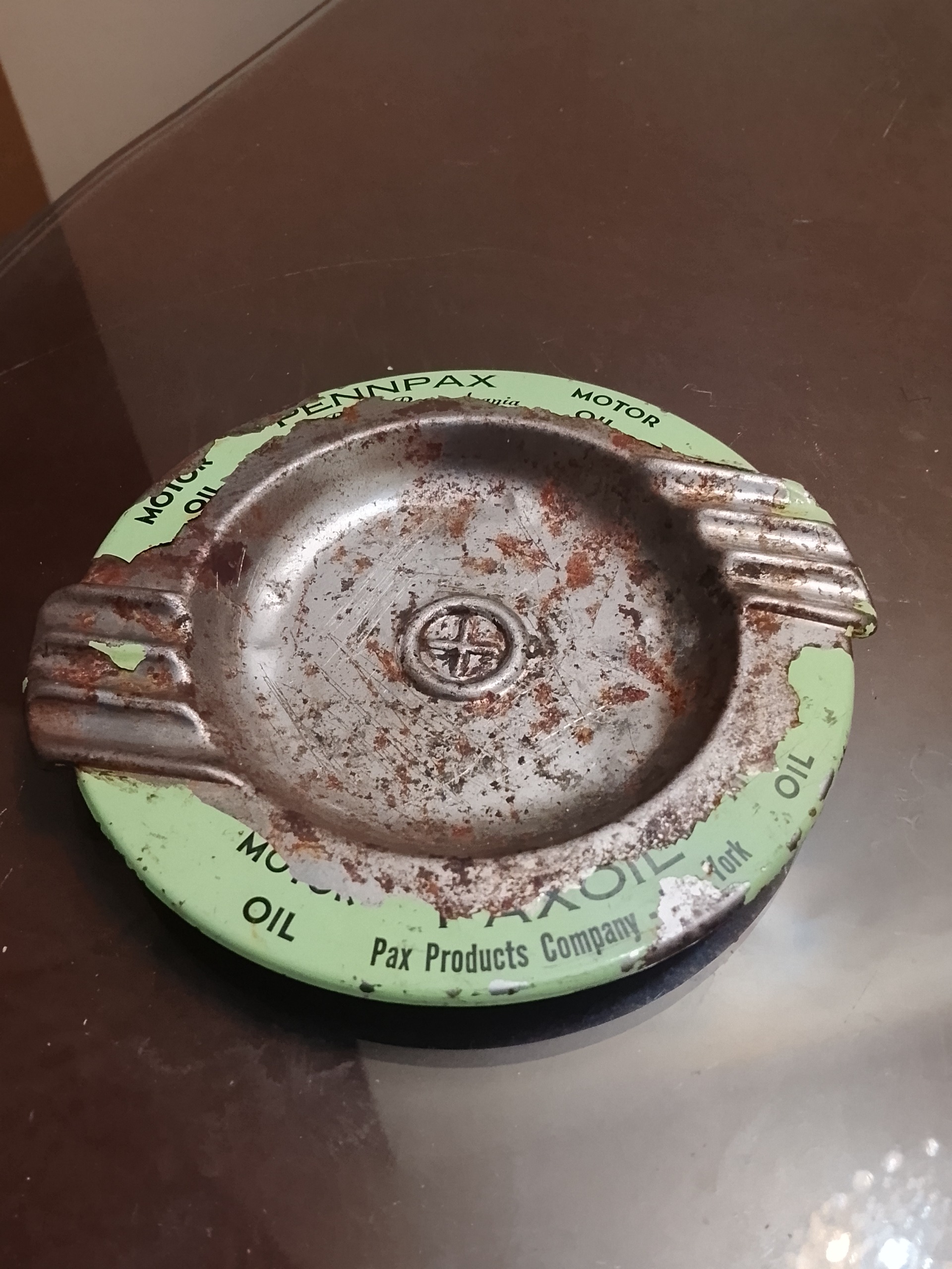 زیرسیگاری خیلی قدیمی مارکدار روغن موتور آمریکایی