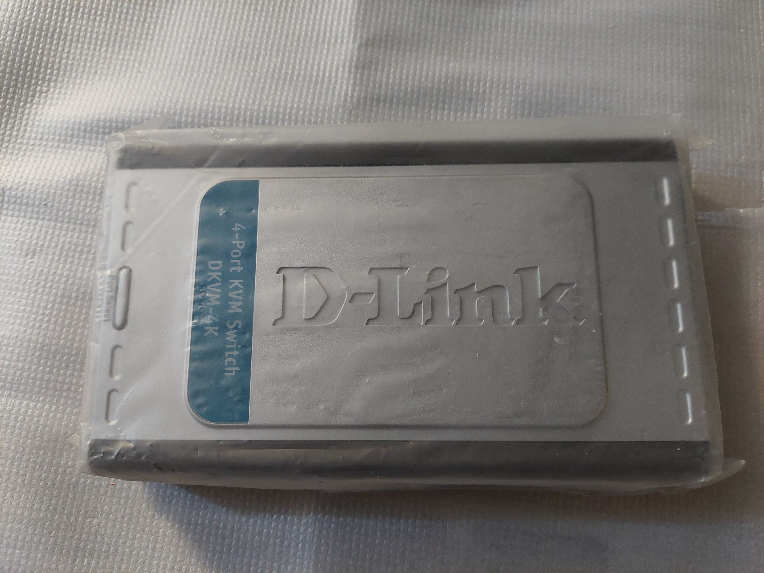 KVM سوییچ 4 پورت دلینک USB