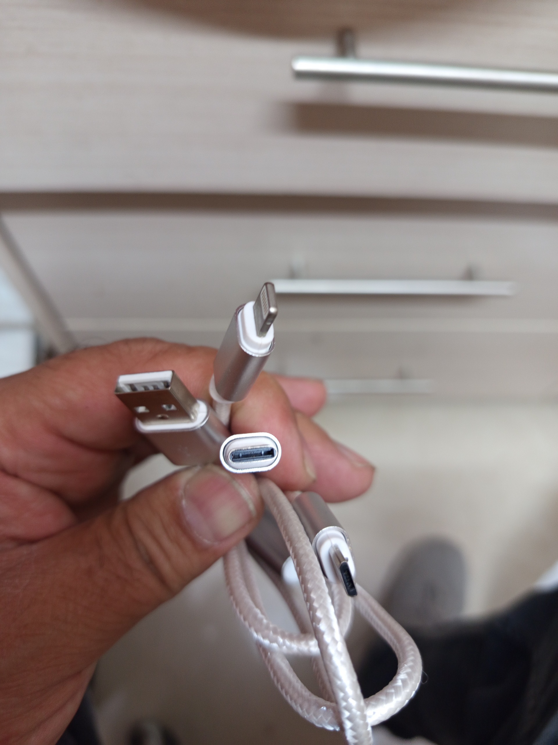 کابل شارژ سه سر کنفی