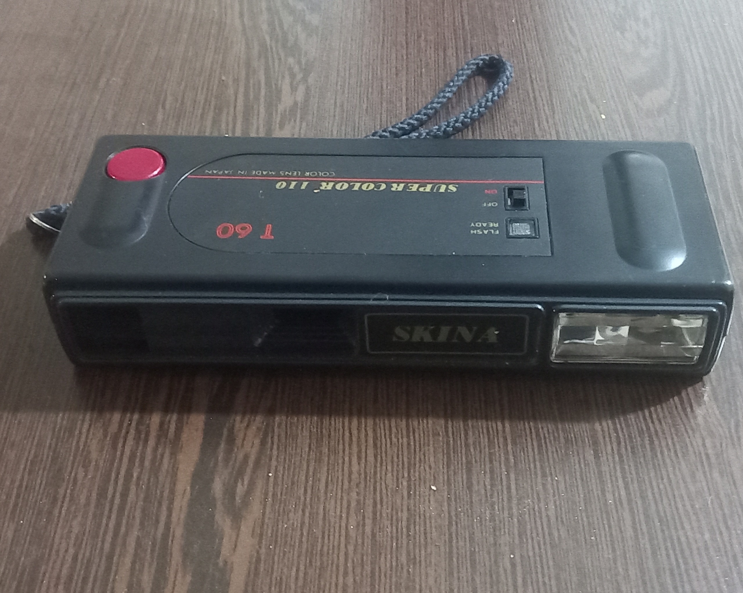 دوربین عکاسی قدیمی و کلکسیونی کتابی 110