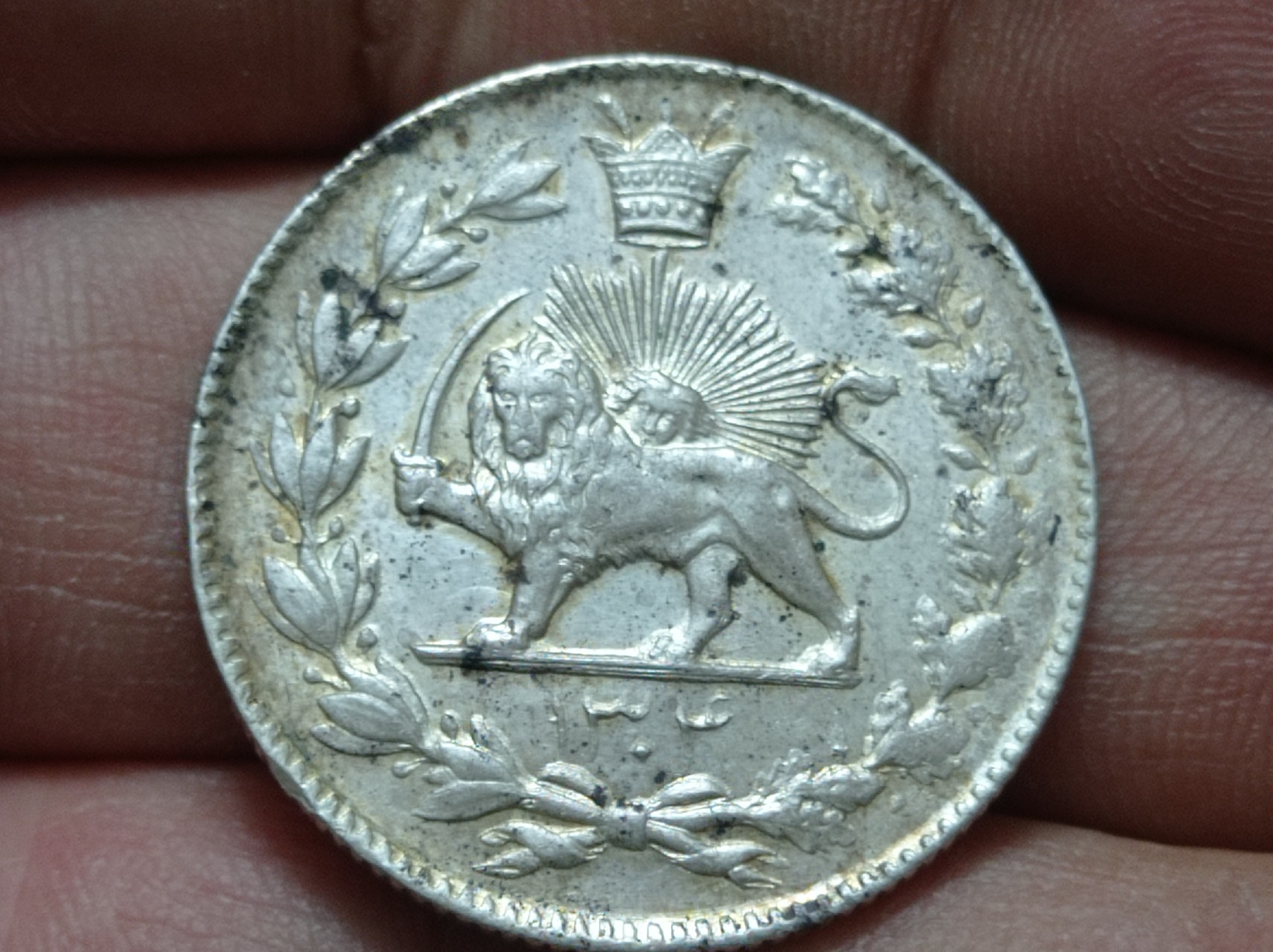 سکه دوهزار دینار رایج 1304 رضاشاه پهلوی