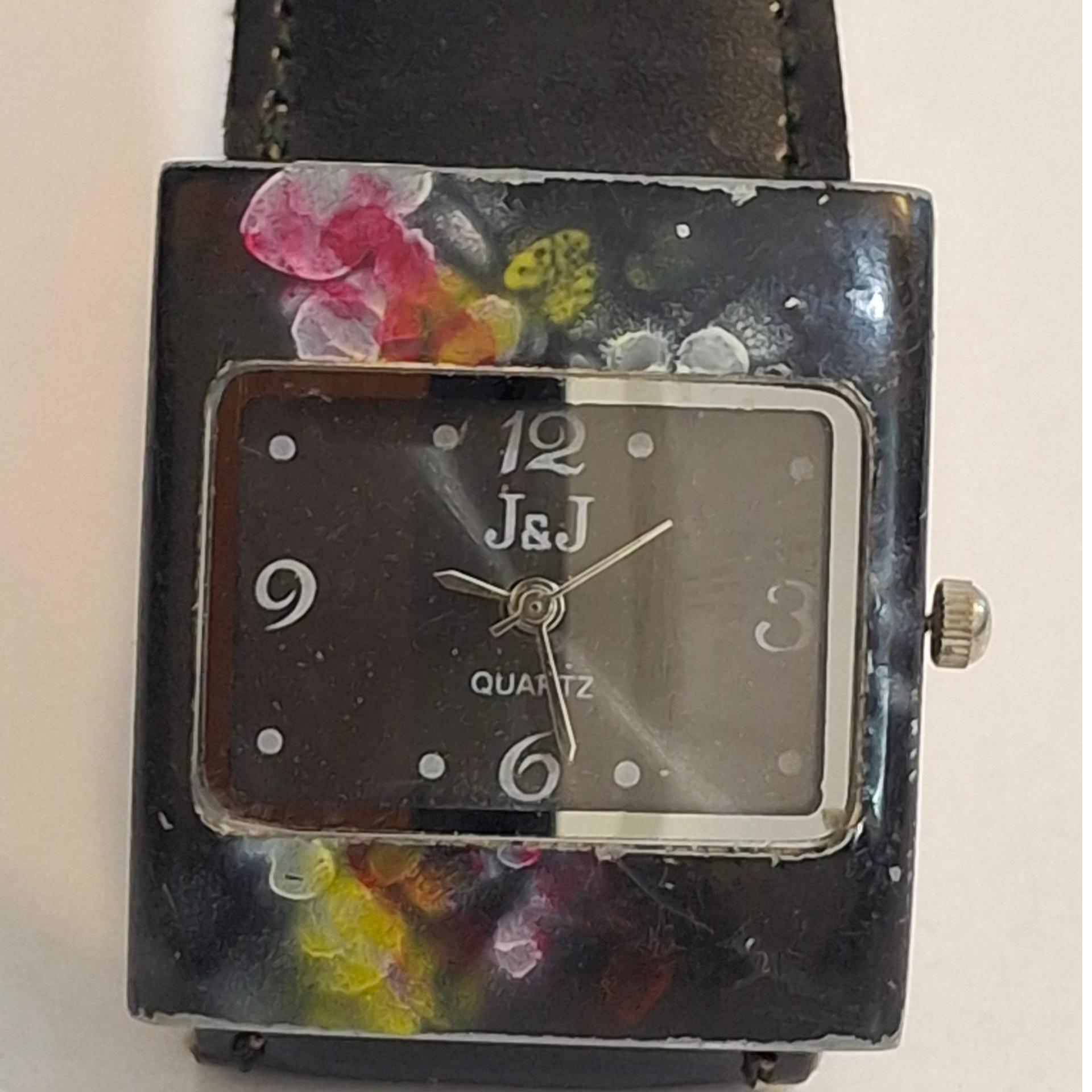 ساعت مچی قدیمی