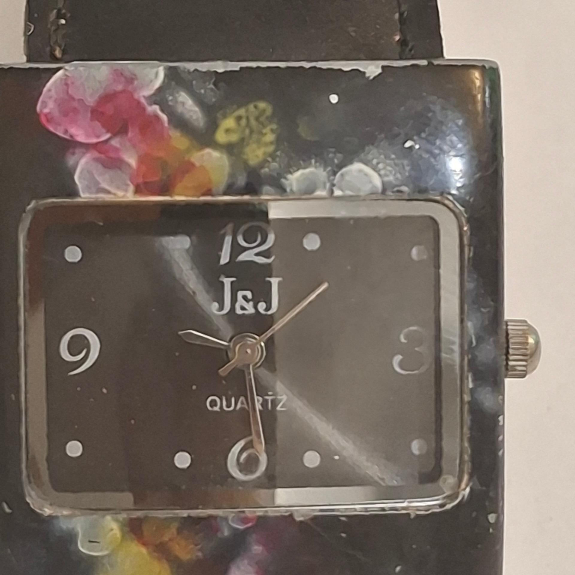 ساعت مچی قدمیjj