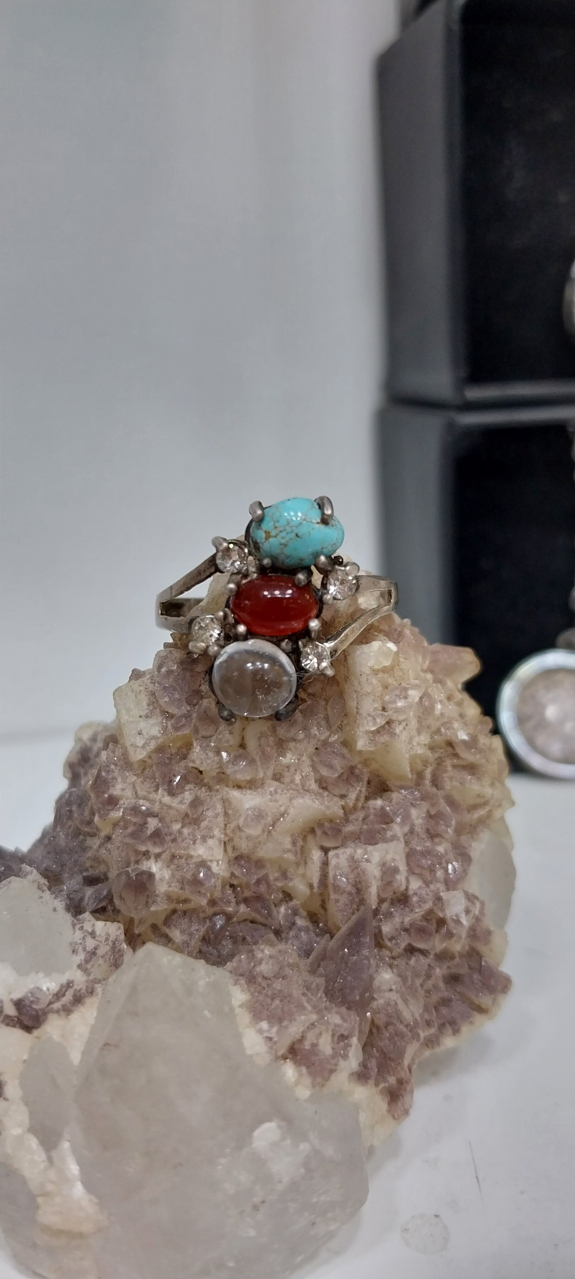 انگشتر نقره 3نگین عقیق فیروزه دُرطبیعی