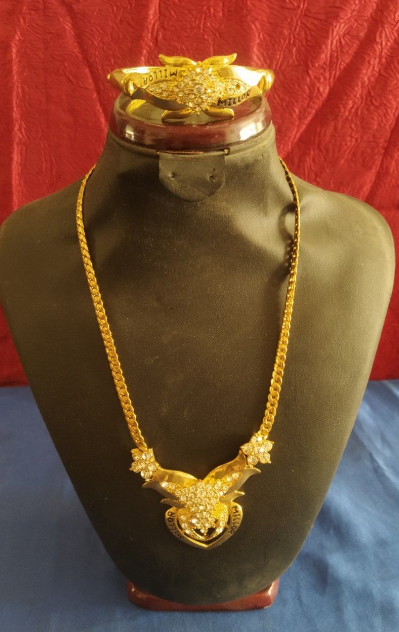 ست زیبای گردنبندودستبندزیبا