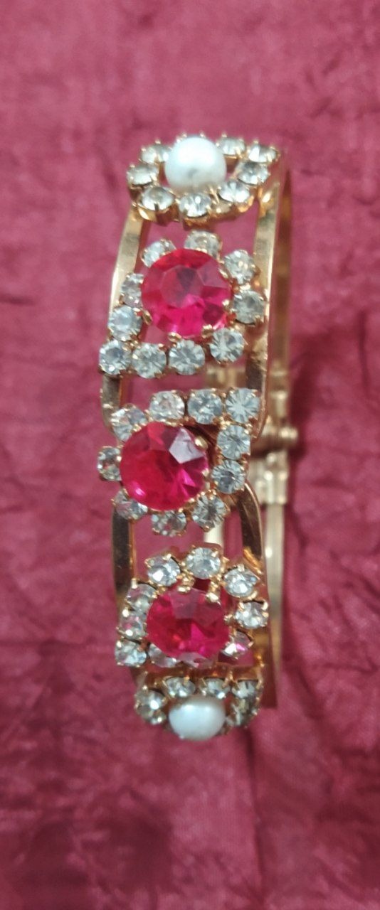 دستبندنگین داربسیارزیباوبازشونده داربا