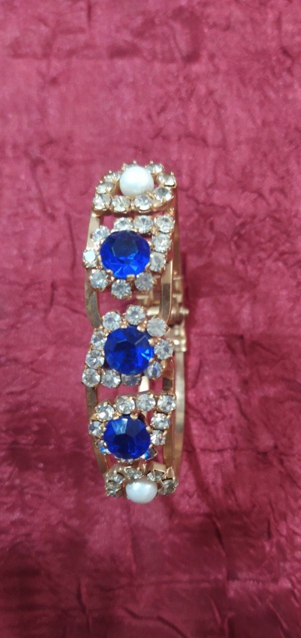 دستبندنگین داربازشونده بسیارزیبا