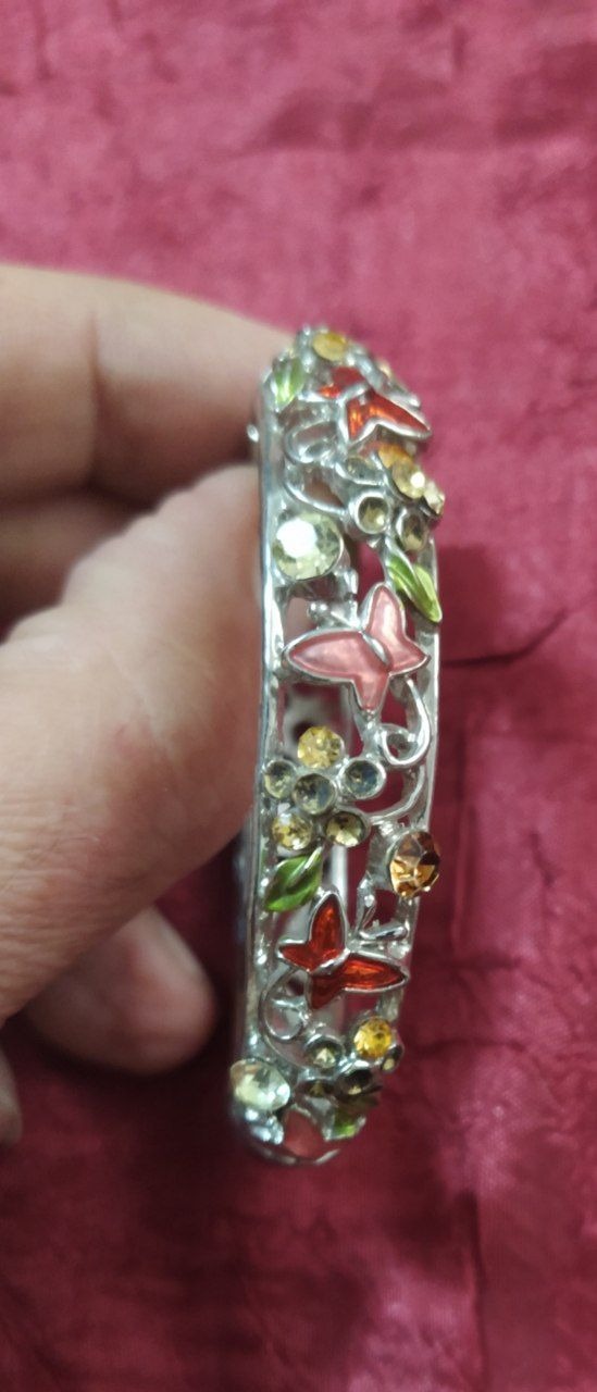 دستبندبازشونده ازبغل بسیارزیبا