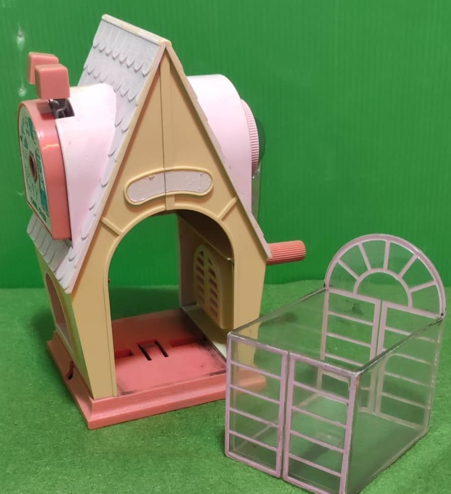 مدادتراش رومیزی زیبا طرح کلبه