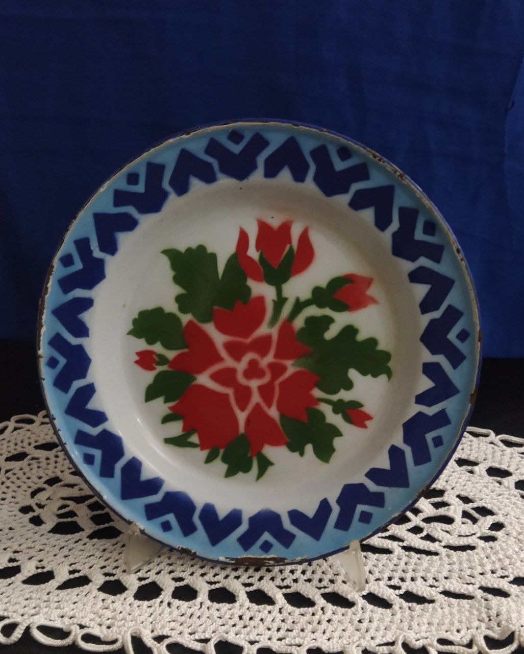 بشقاب لعابی قدیمی روسی زیباقطر24سانت