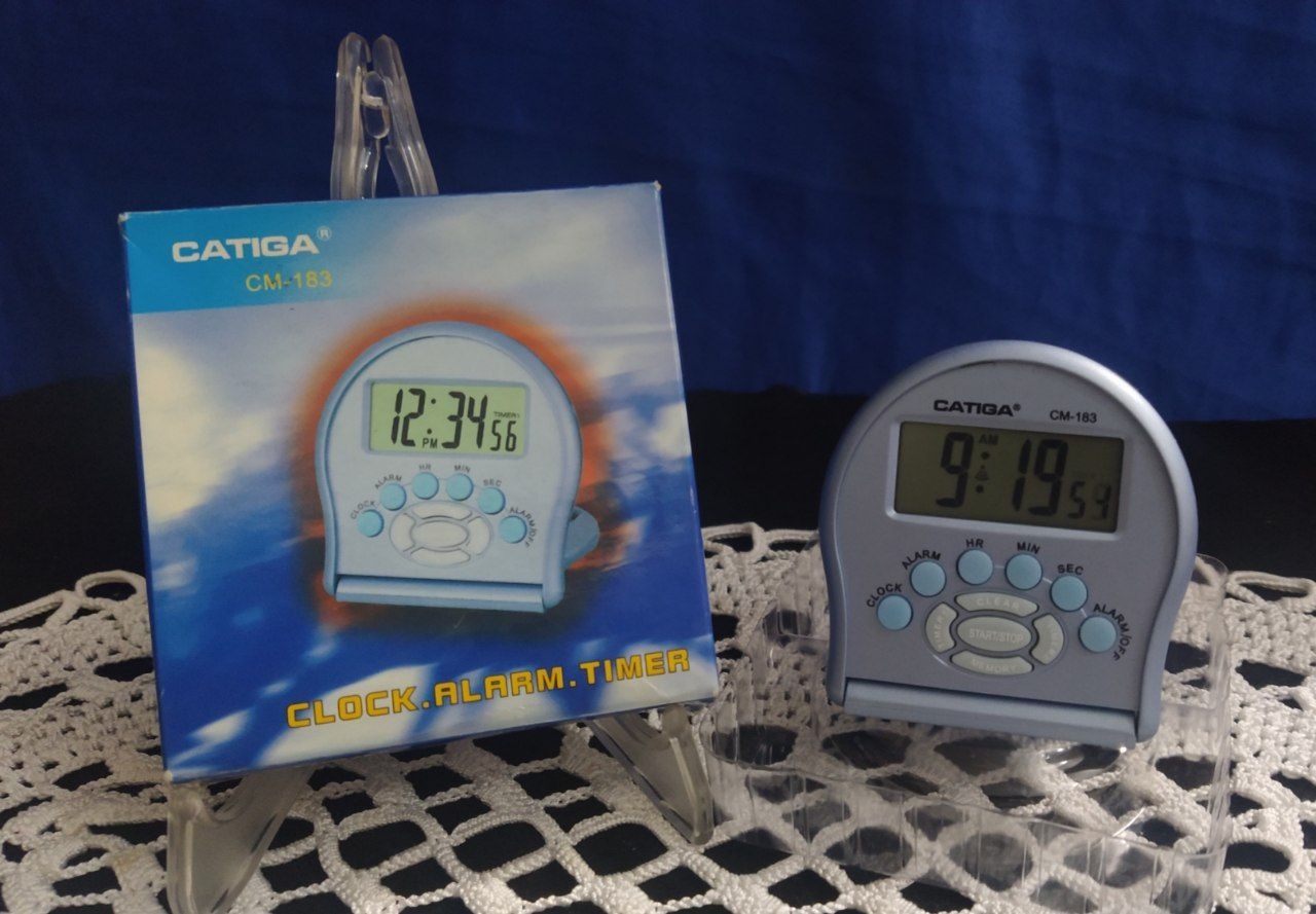 ساعت رومیزی تاشو دیجیتالی زیبا کرونومتردار