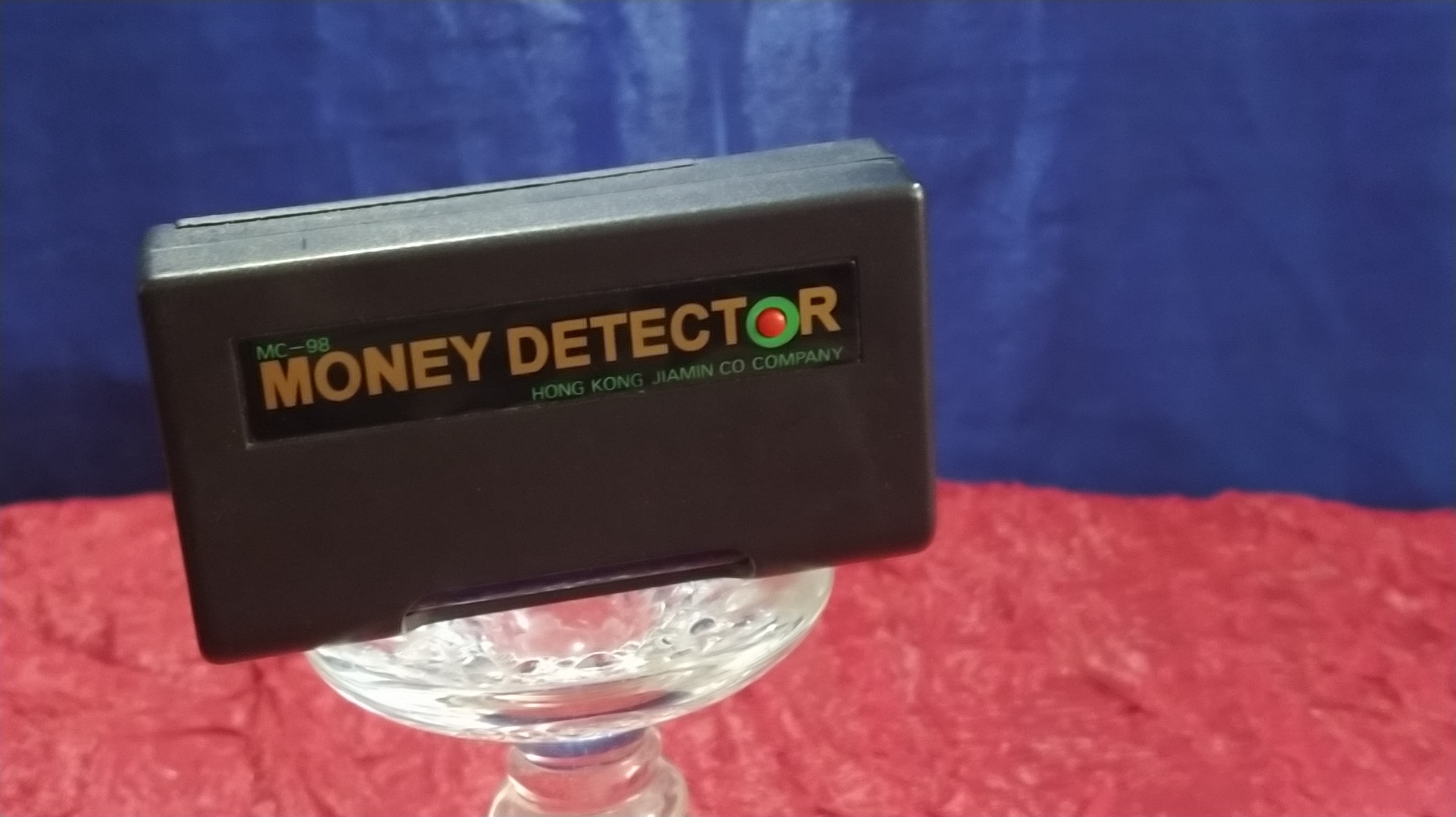 دستگاه جیبی تست اسکناس