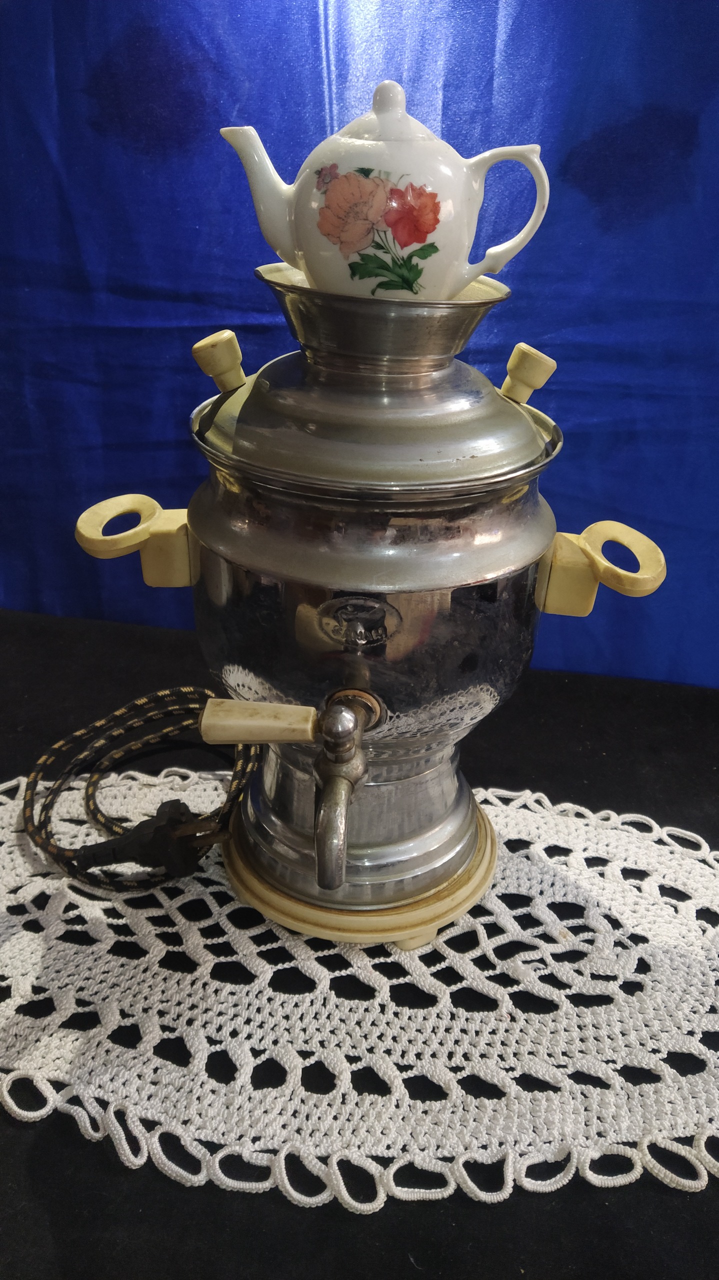 سماوربرقی کوچیک دونفره سایزکوچیک مناسب سیسمونی