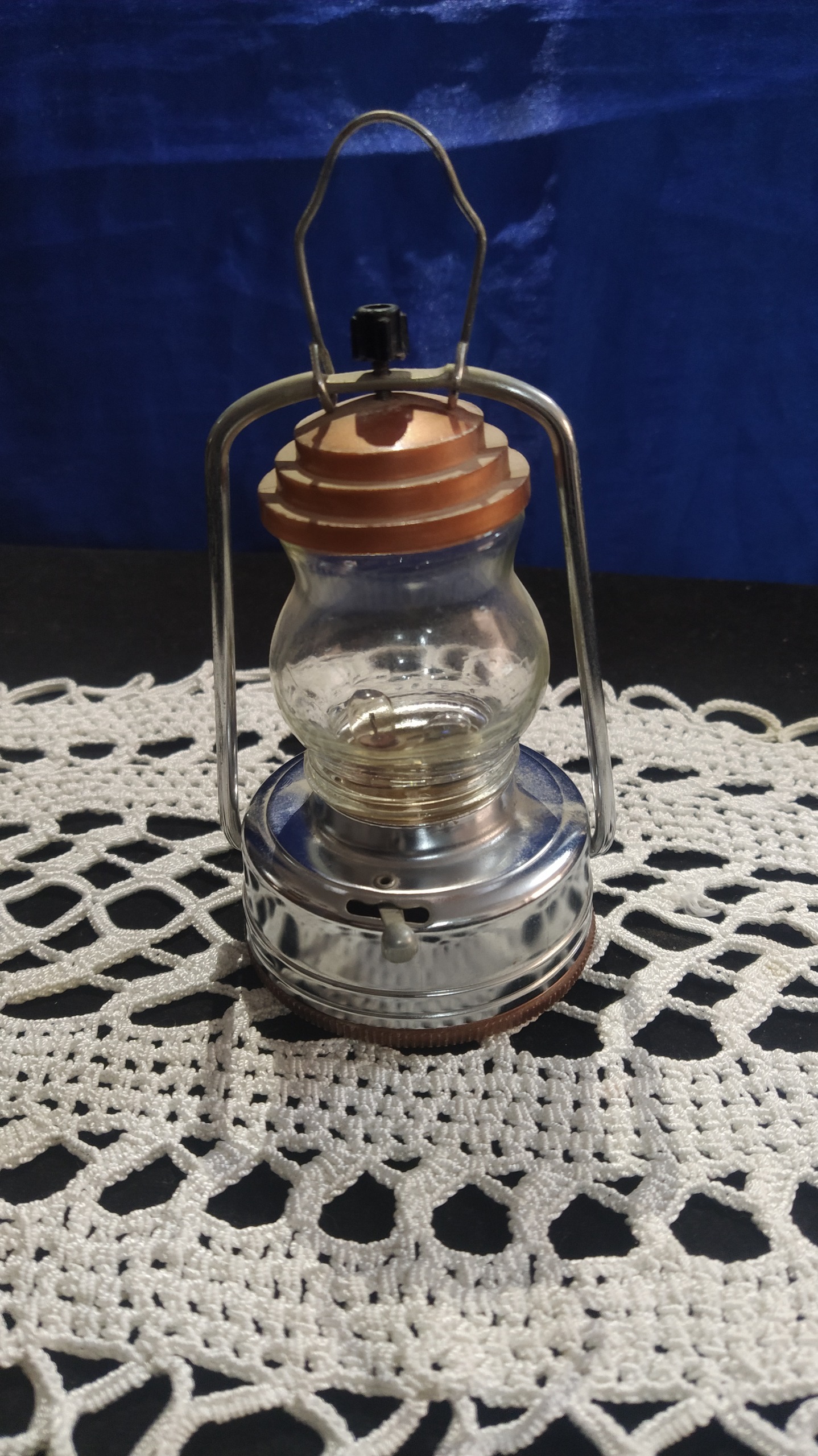 فانوس کوچیک لامپی سالم کاربادوعددباتری