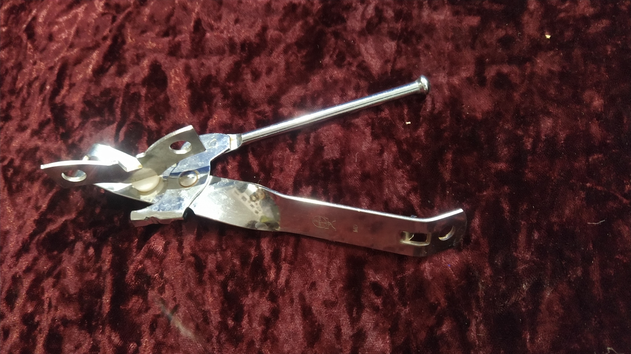 درب بازکن قدیمی کنسروپیچی