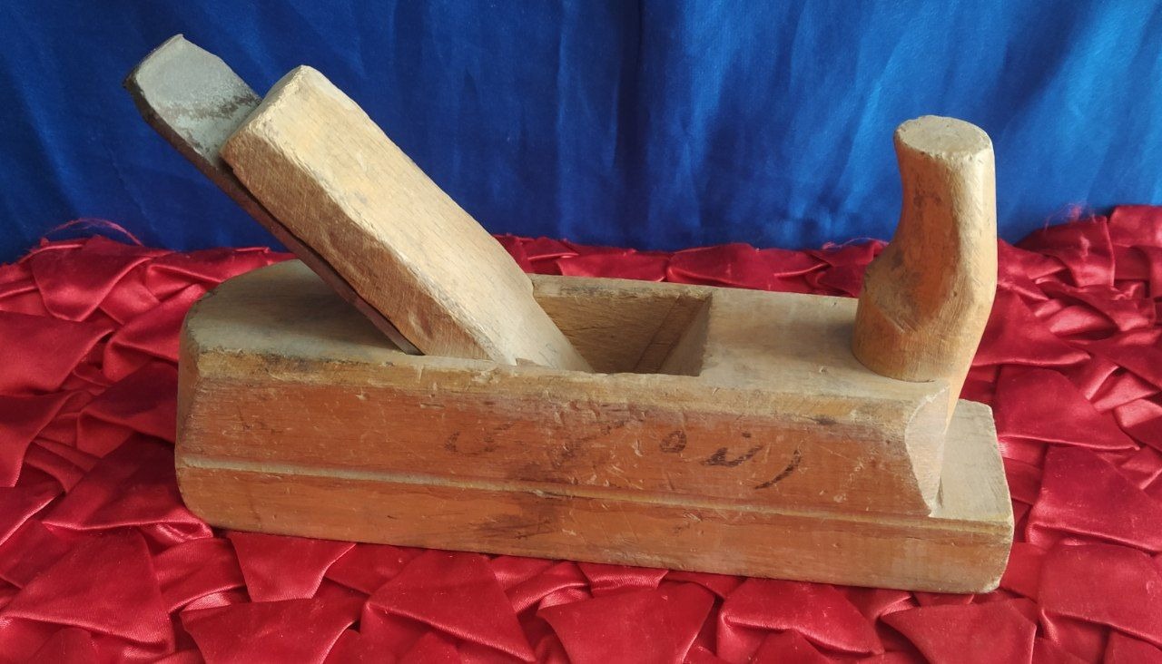 رنده چوبی نجاری قدیمی کلاسیک