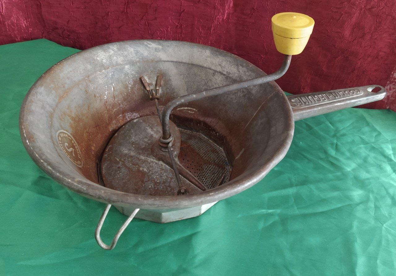 دستگاه قدیمی گوجه صاف کن فرانسه