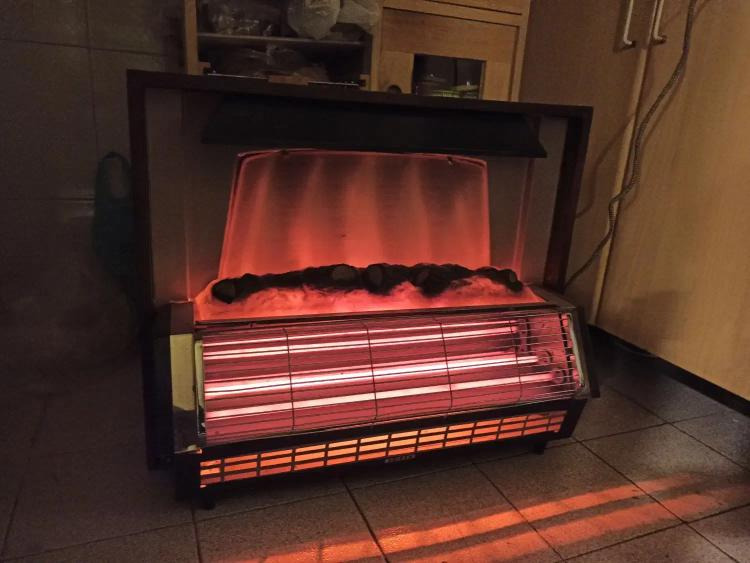 شومینه - بخاری برقی آنتیک - گرم با کیفیت و شیک