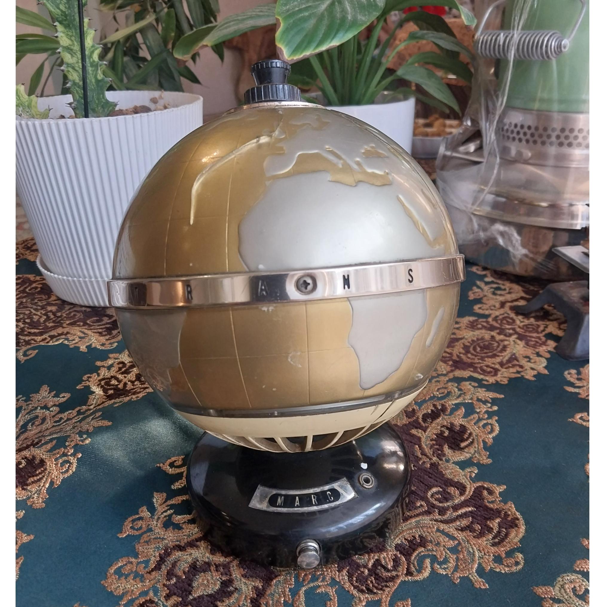 رادیو کلکسیونی و کمیاب ژاپنی طرح کره زمین