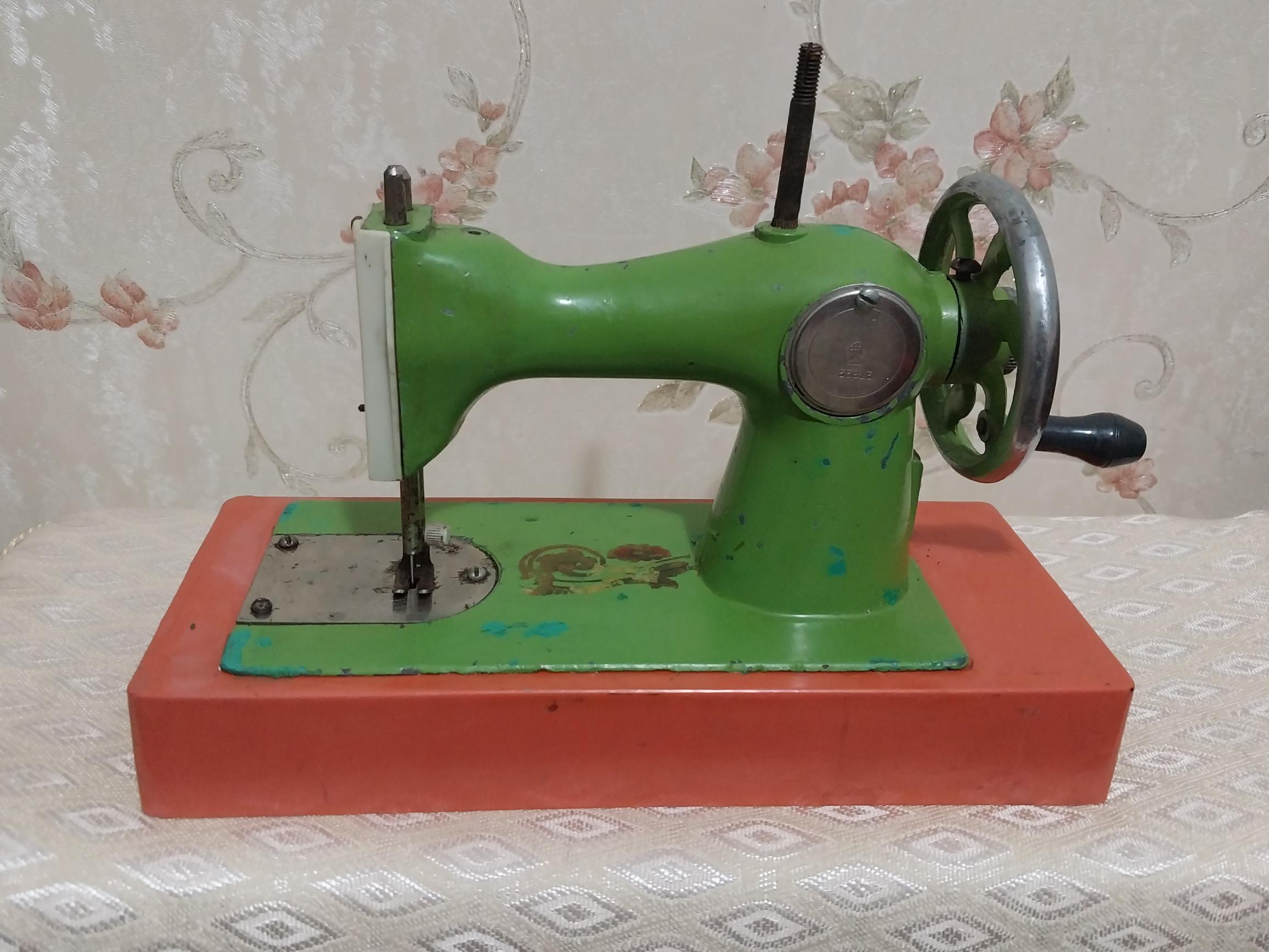 چرخ خیاطی کلکسیونی روسی کوچک 1