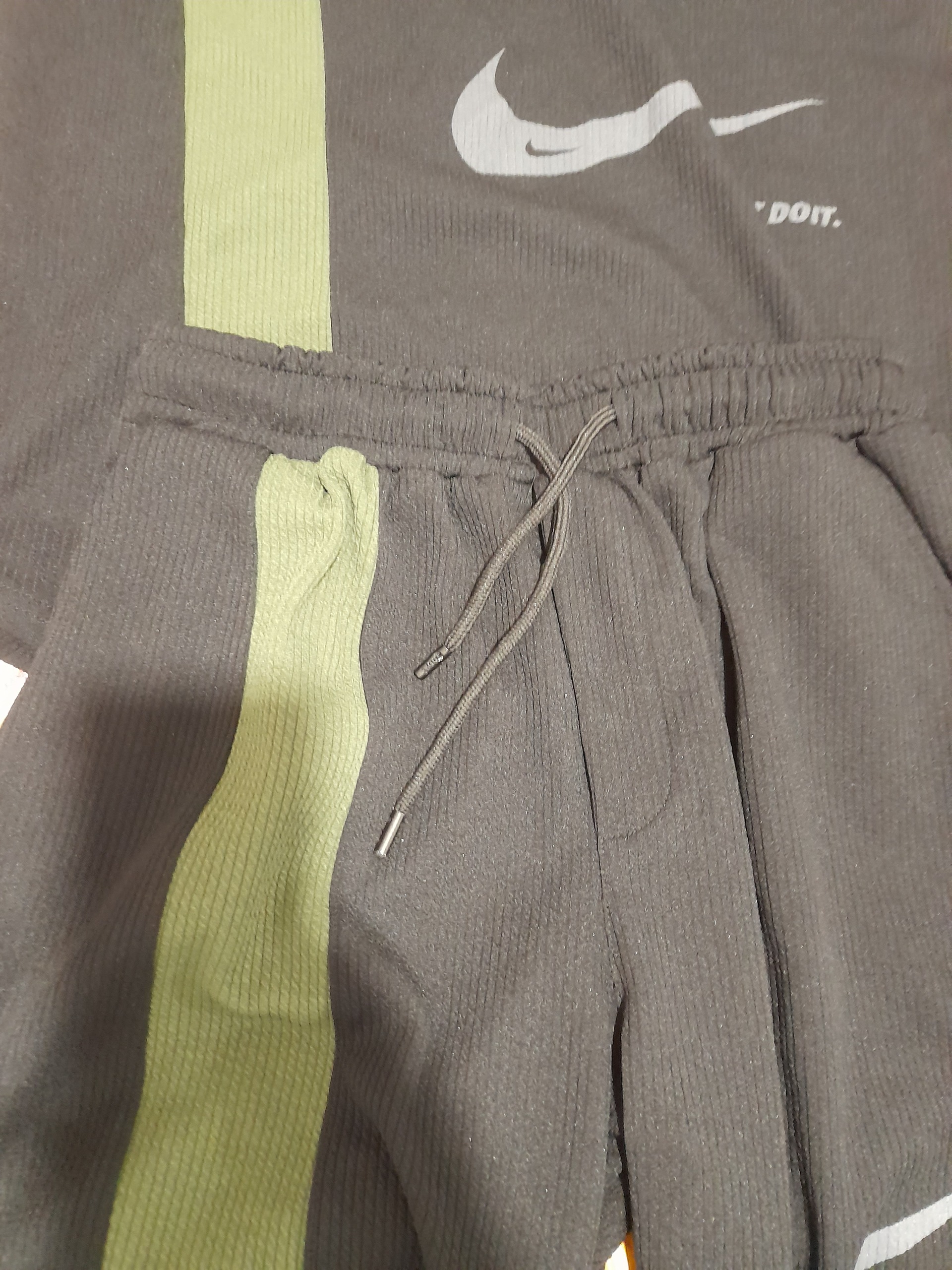 تیشرت و شورت ورزشی