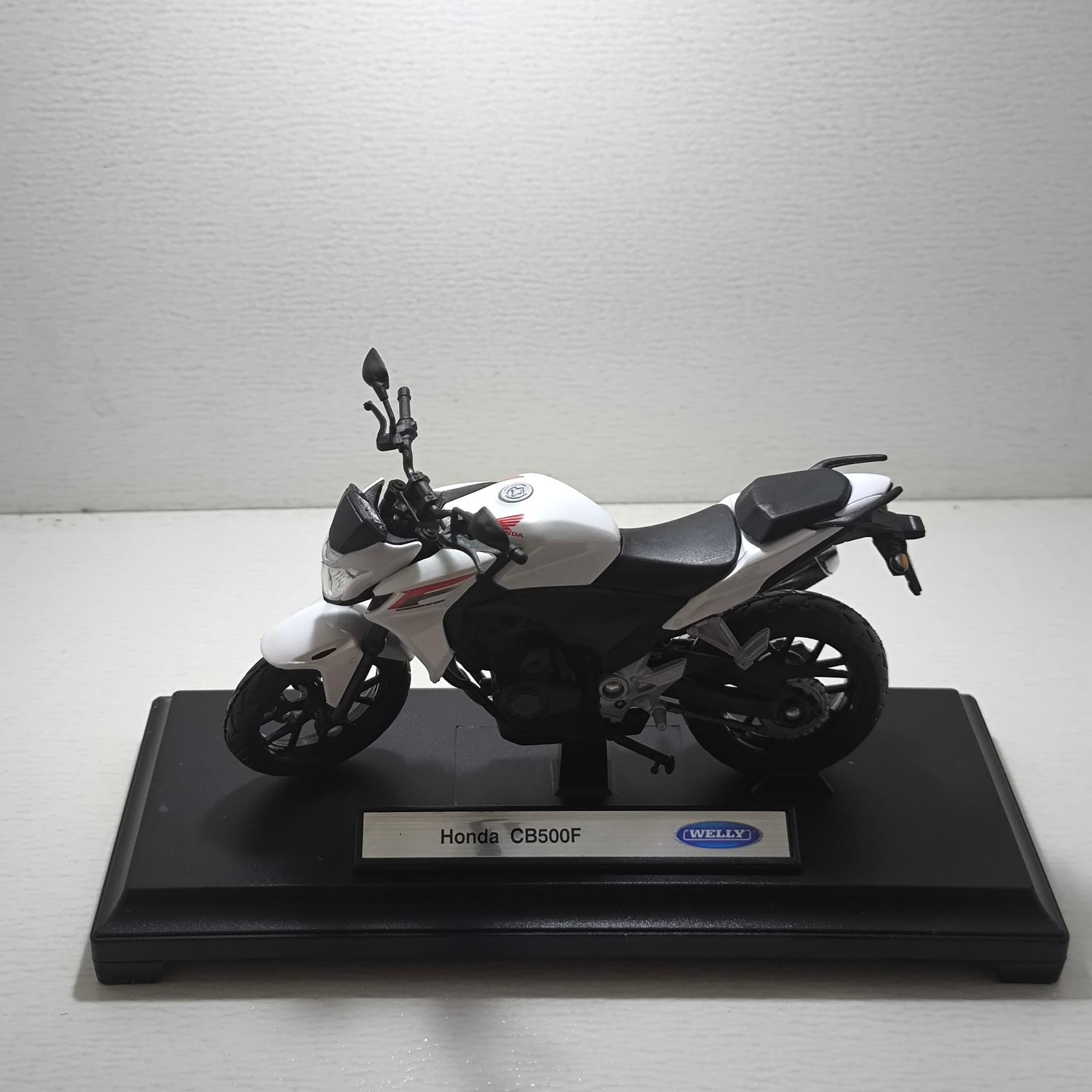 ماکت موتور فلزی هوندا سی بی 500 رنگ سفید