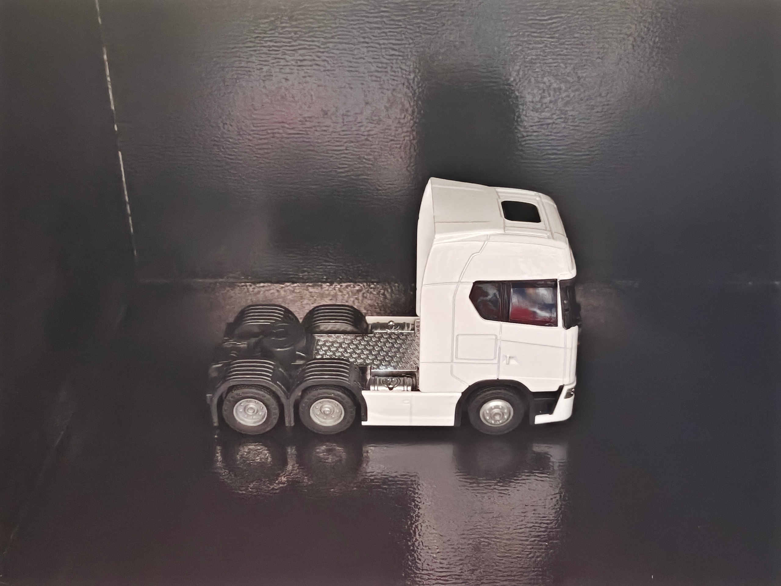 ماکت ماشین فلزی کله تریلی اسکانیا دومحور رنگ سفید