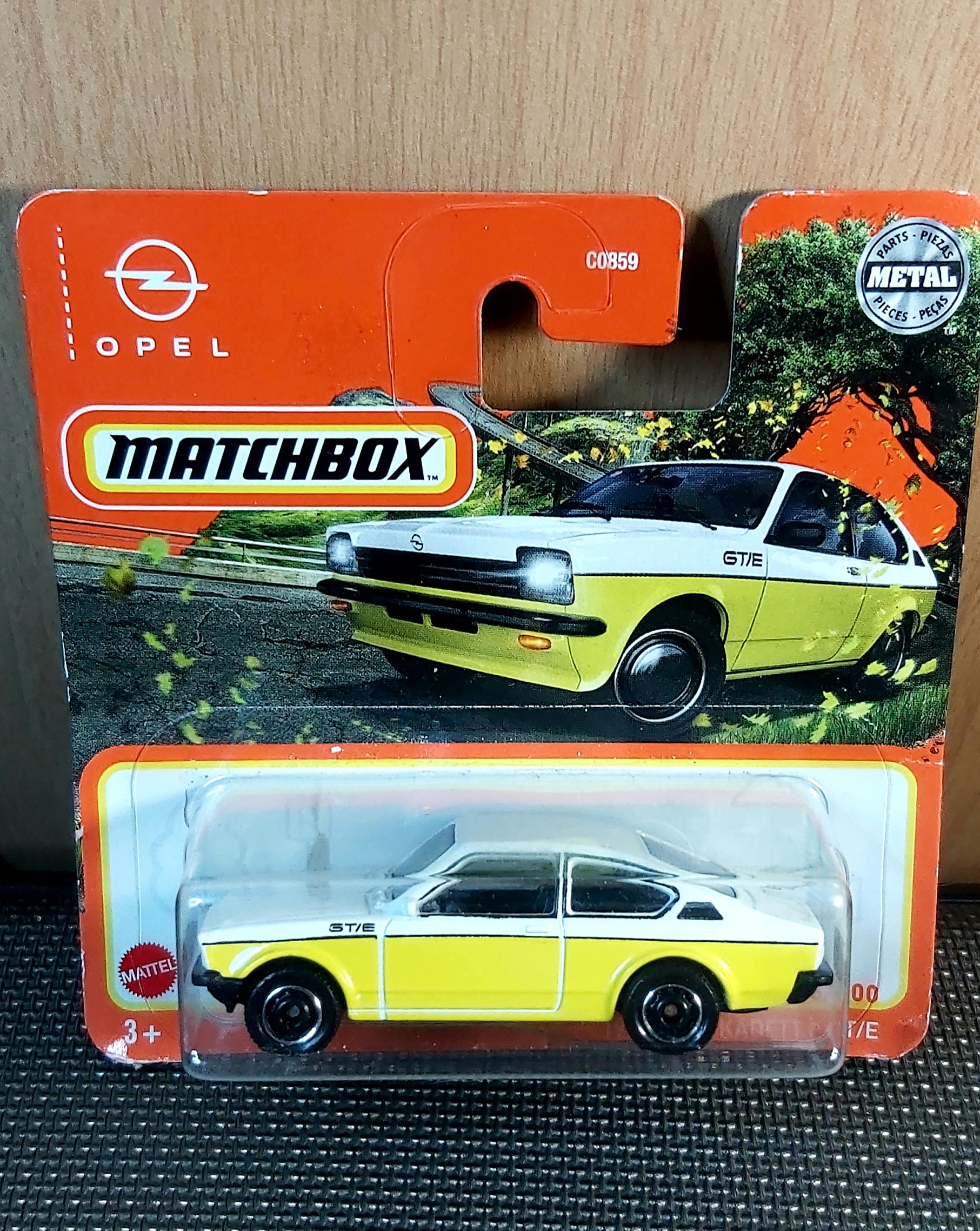 ماکت فلزی Opel ماچباکس