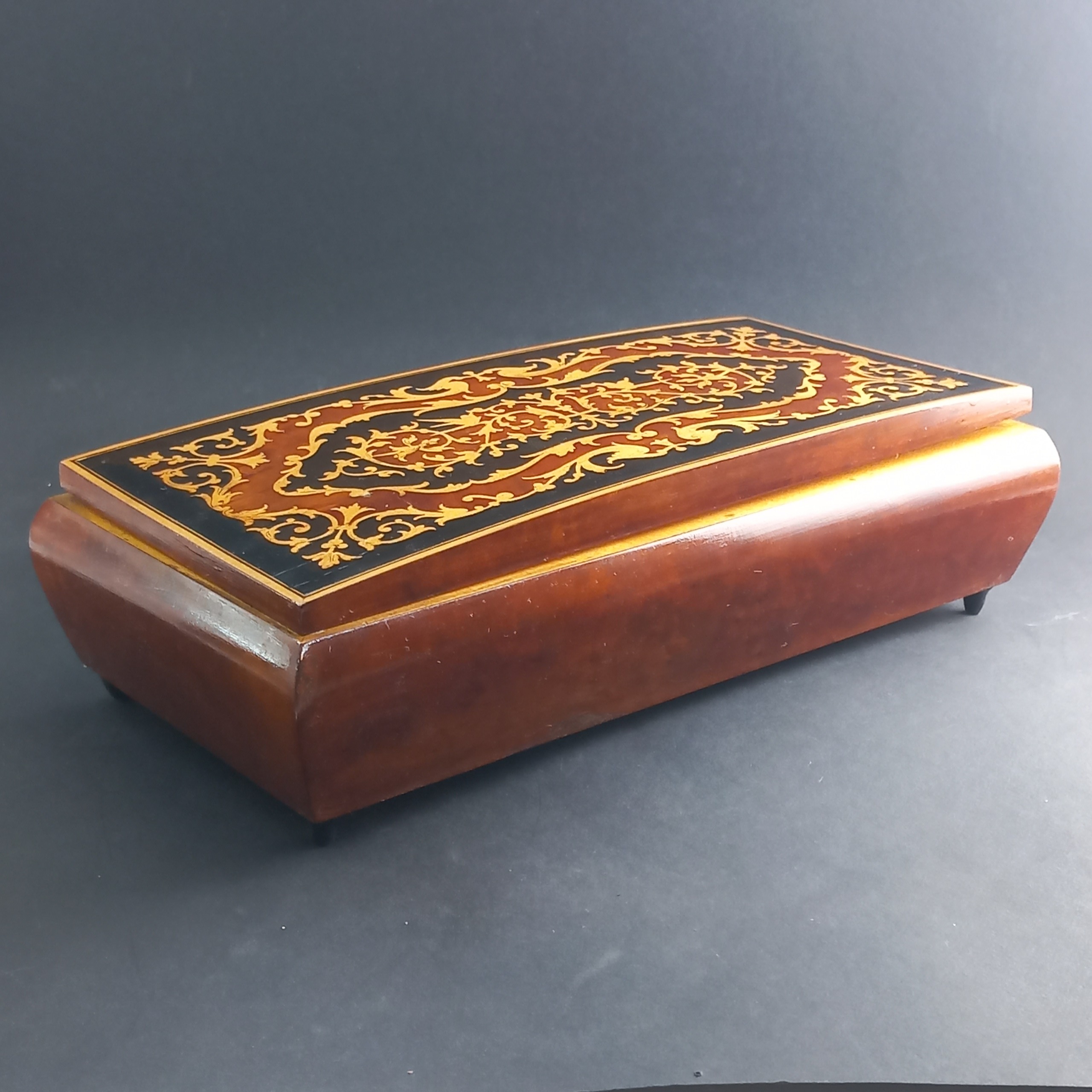 جعبه موزیکال  شکلات خوری سالم