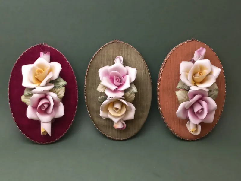 قاب قدیمی گل چینی