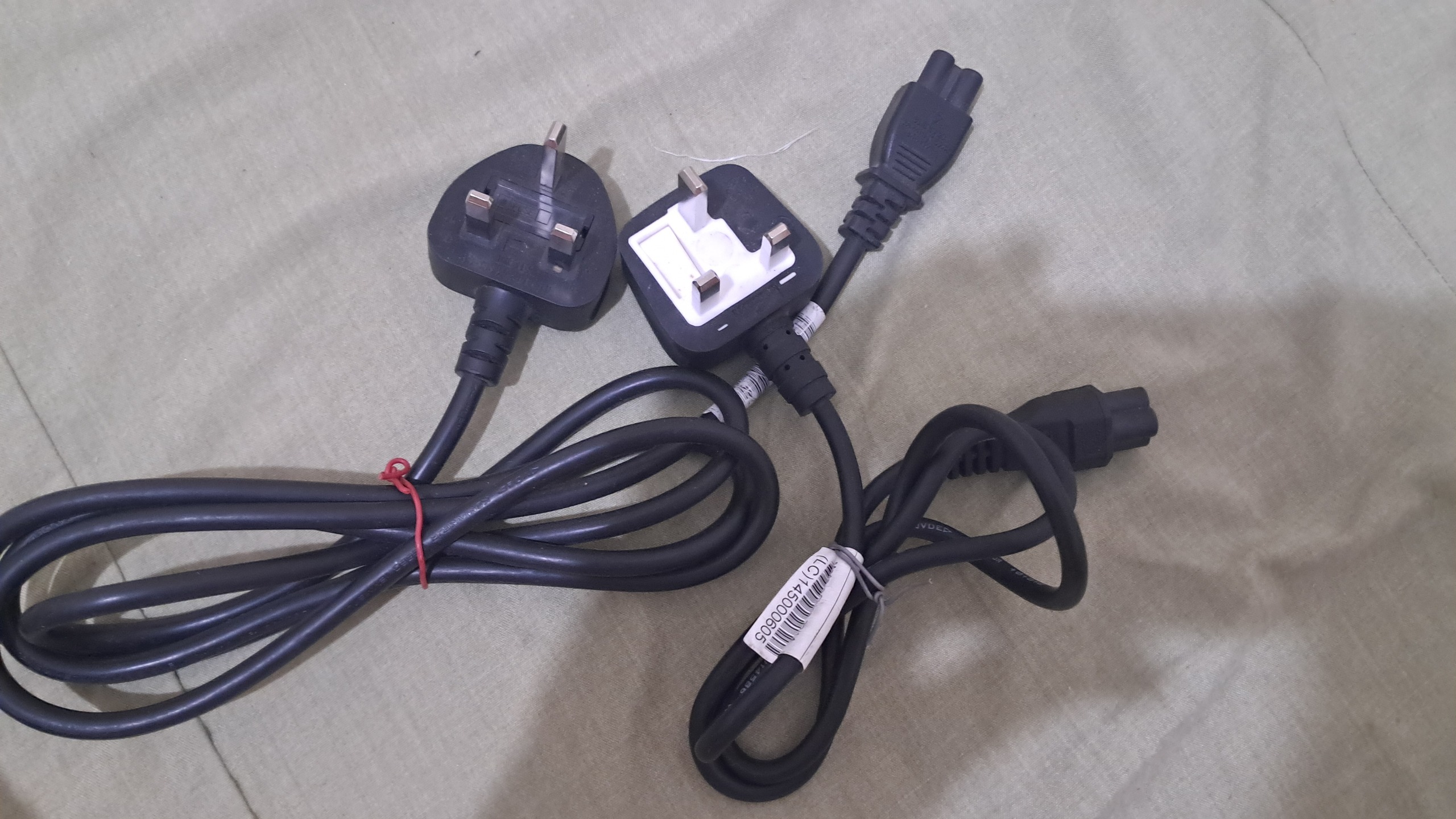 کابل برق فیوز دار و اورجینال مخصوص شارژر لپ تاپ