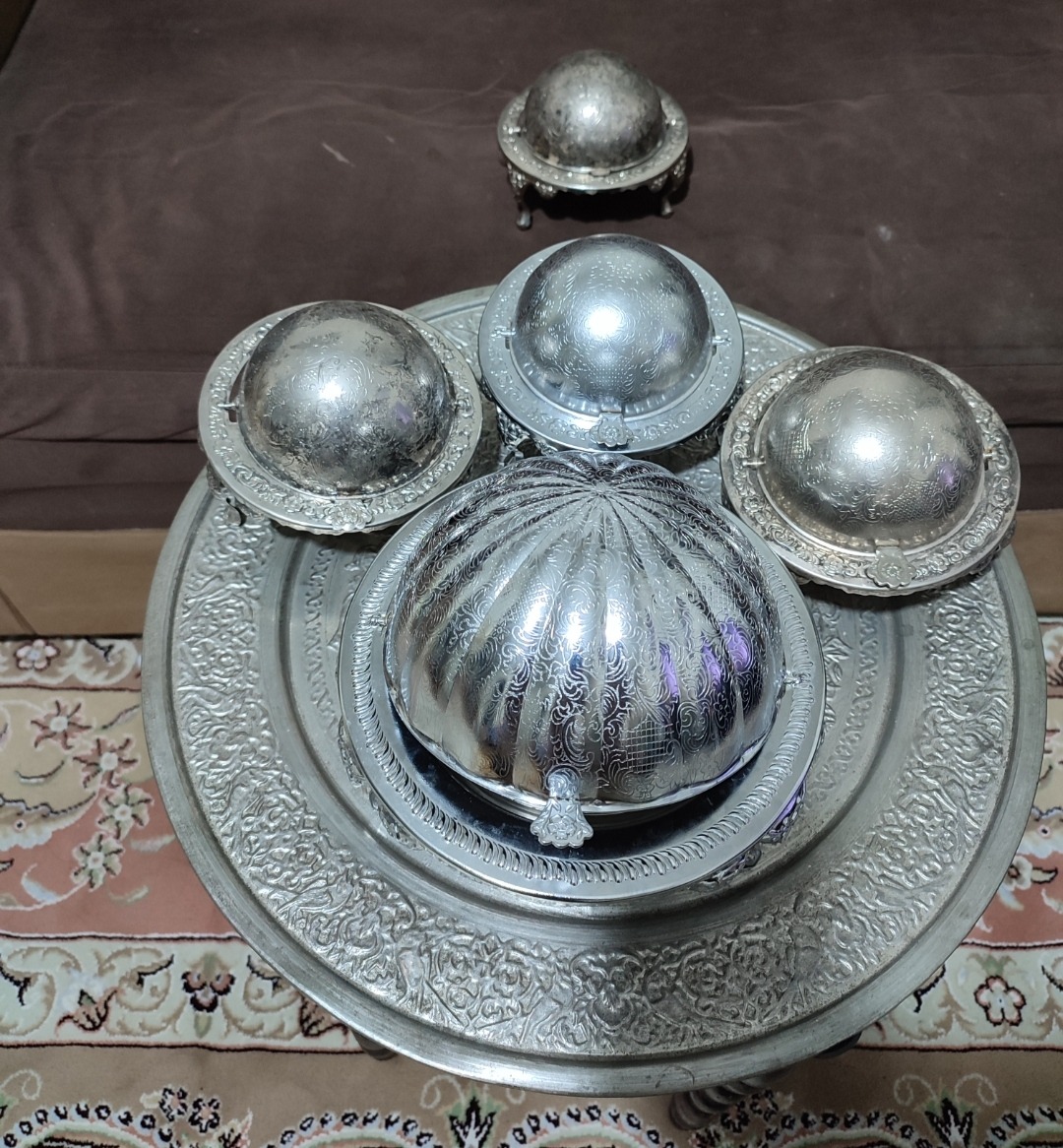 خاویار خوری انگلیسی مارکدار