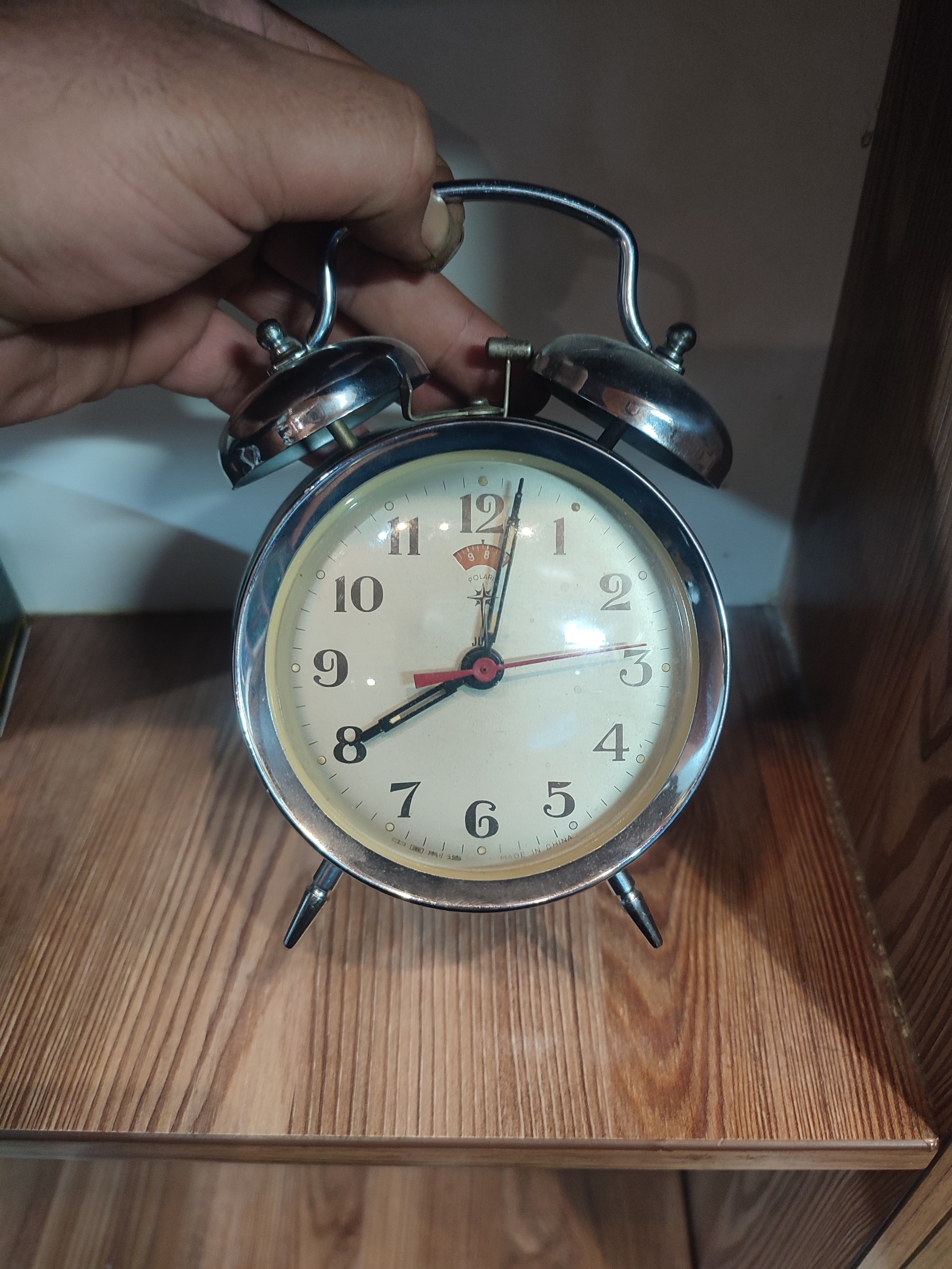 ساعت قدیمی زنگدار