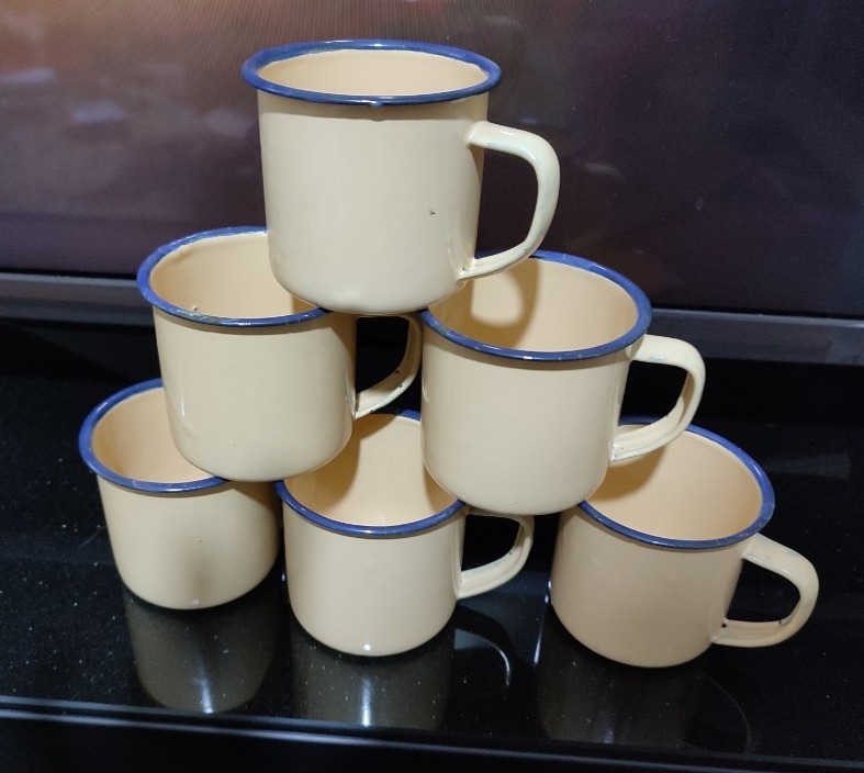 نیم لیوان لعابی خاص و آنتیک