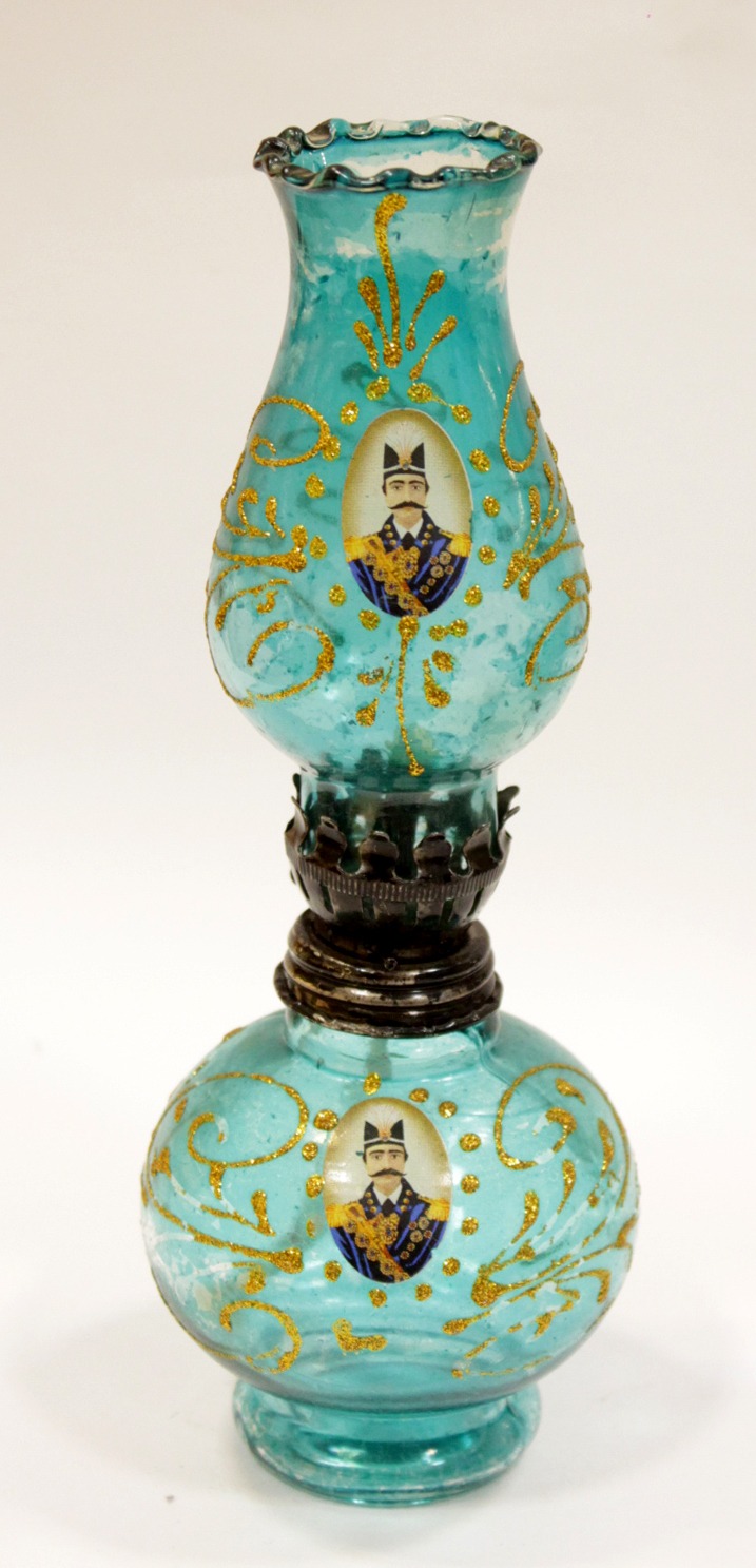 چراغ نفتی طرح ناصری خودرنگ نیست