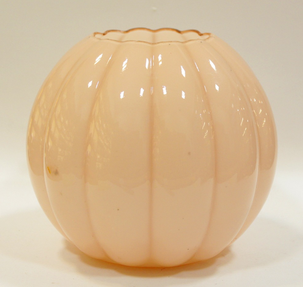 لاله آلمانی دو پوست چراغ های نفتی قدیمی