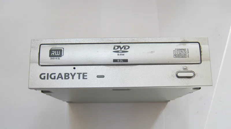 DVD رایتر GIGABYTE اصل بسیار سالم