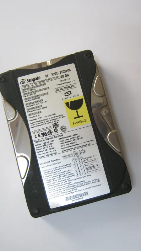 هارد قدیمی و آنتیک  ST320412A Seagate U5 20GB