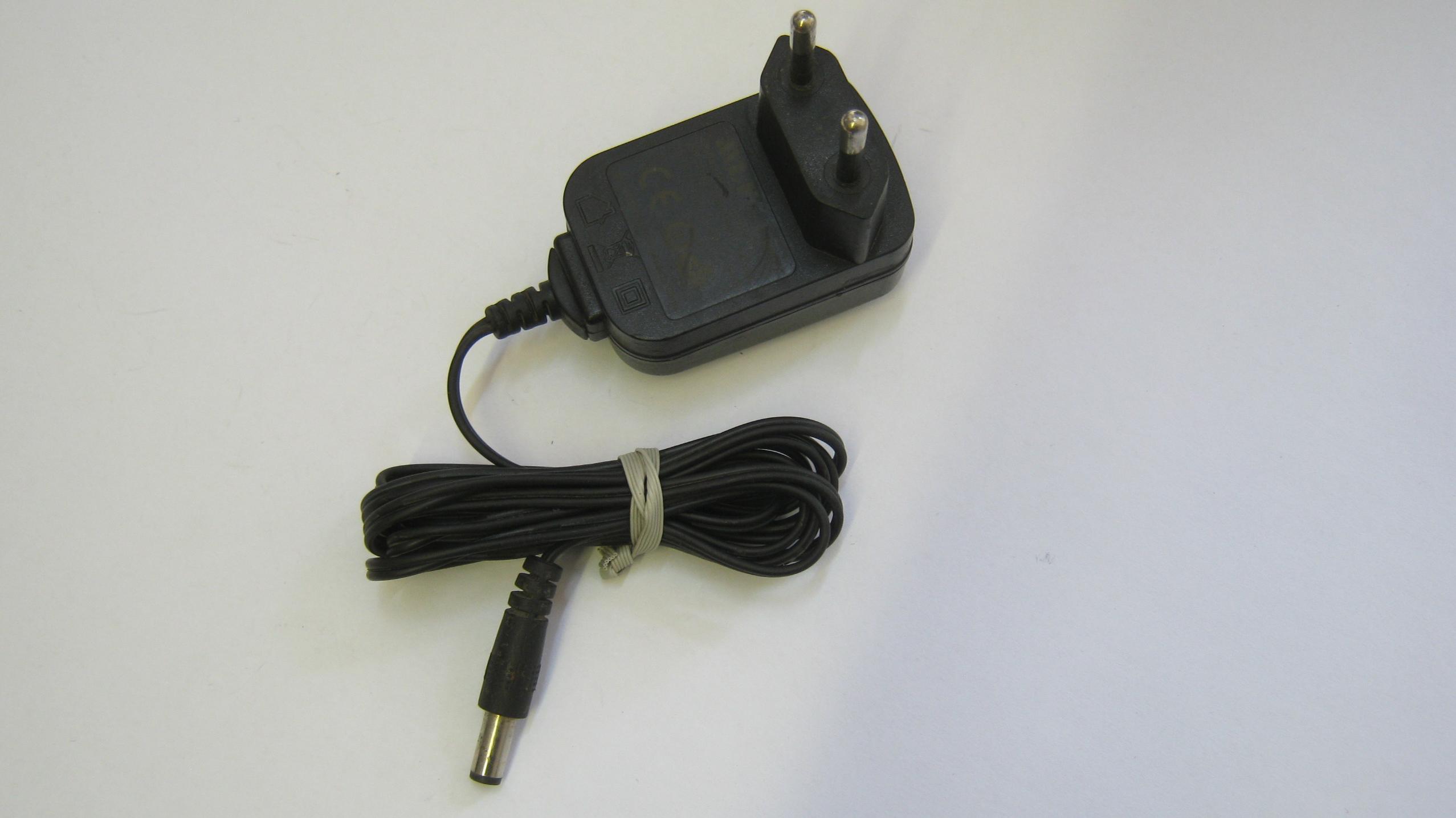 آداپتور 12 ولت 1 آمپر