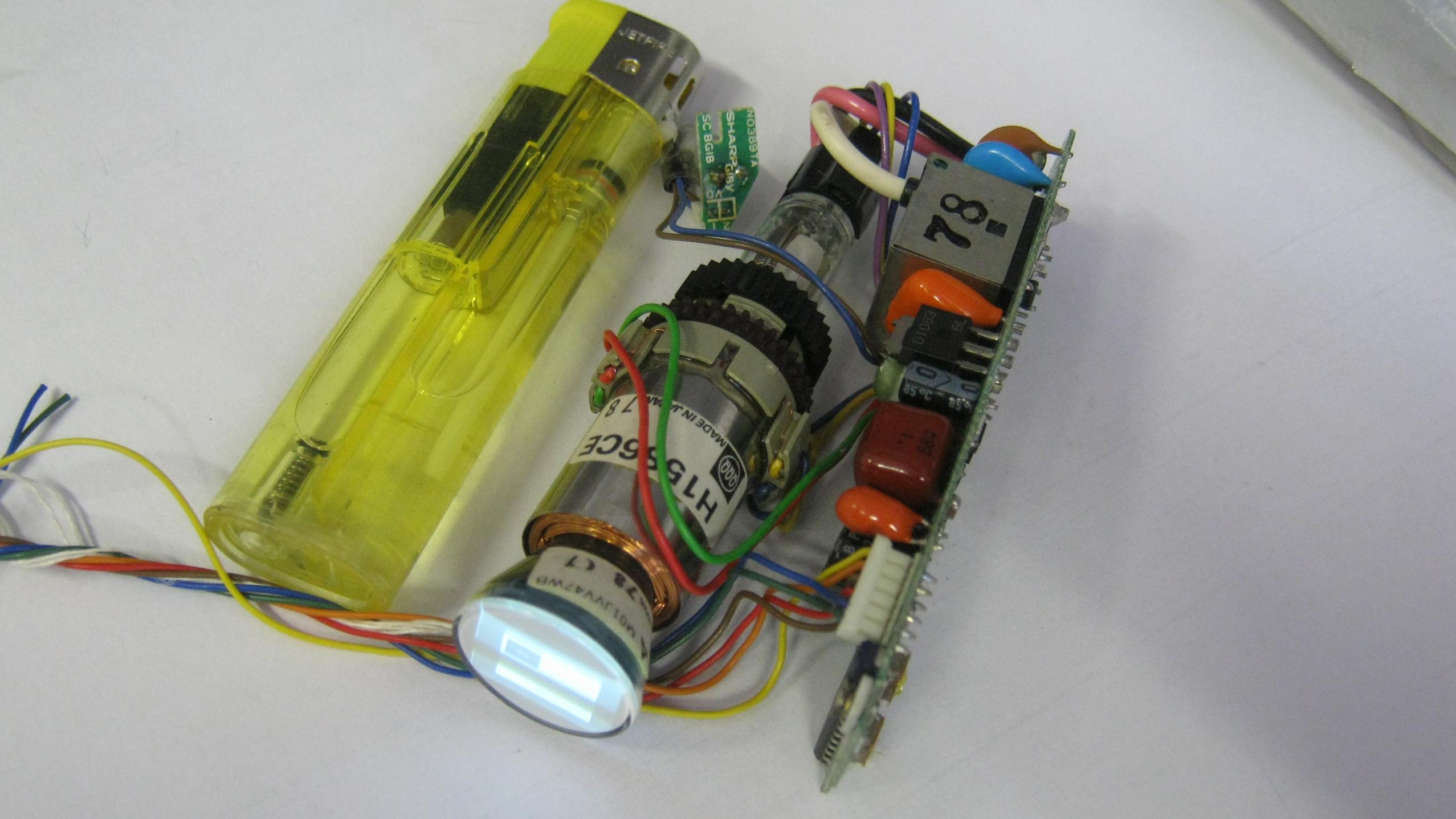 کوچک ترین نمایشگر لامپی CRT ساخت ژاپن نایاب