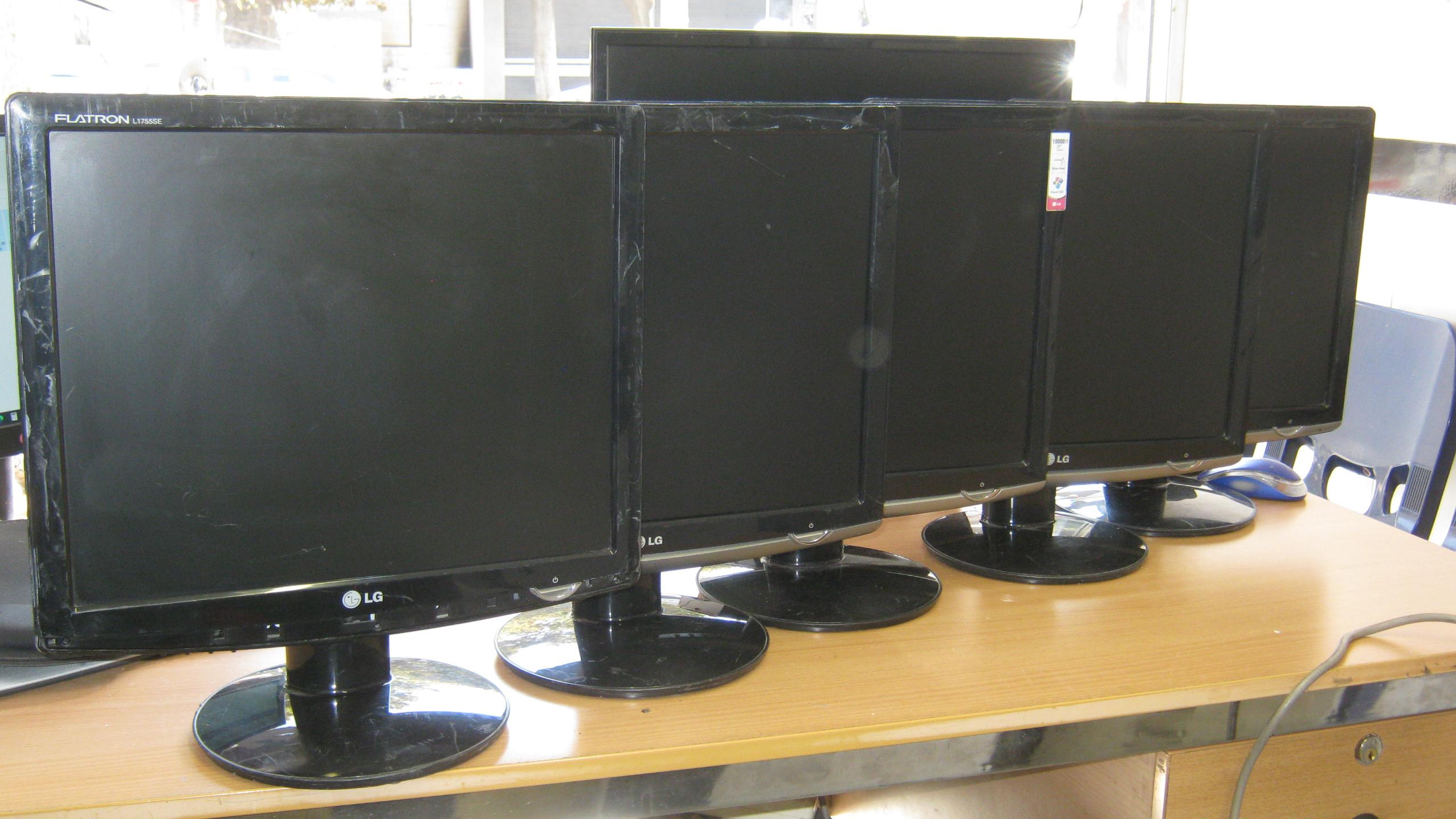 مانیتور LCD الجی LG مدل L1755S