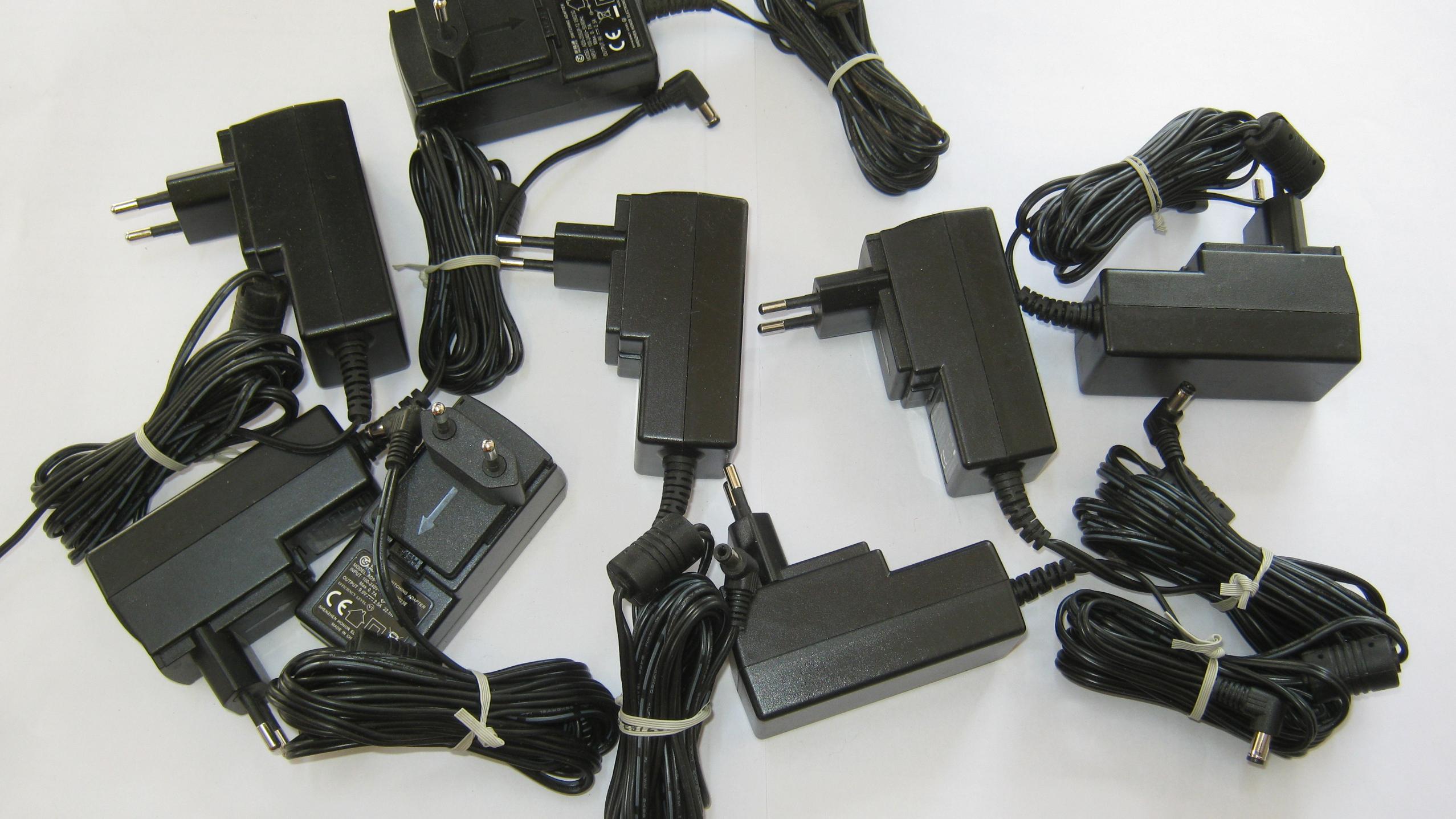 آداپتور اصلی و ارژینال 9 ولت 2.5 آمپر