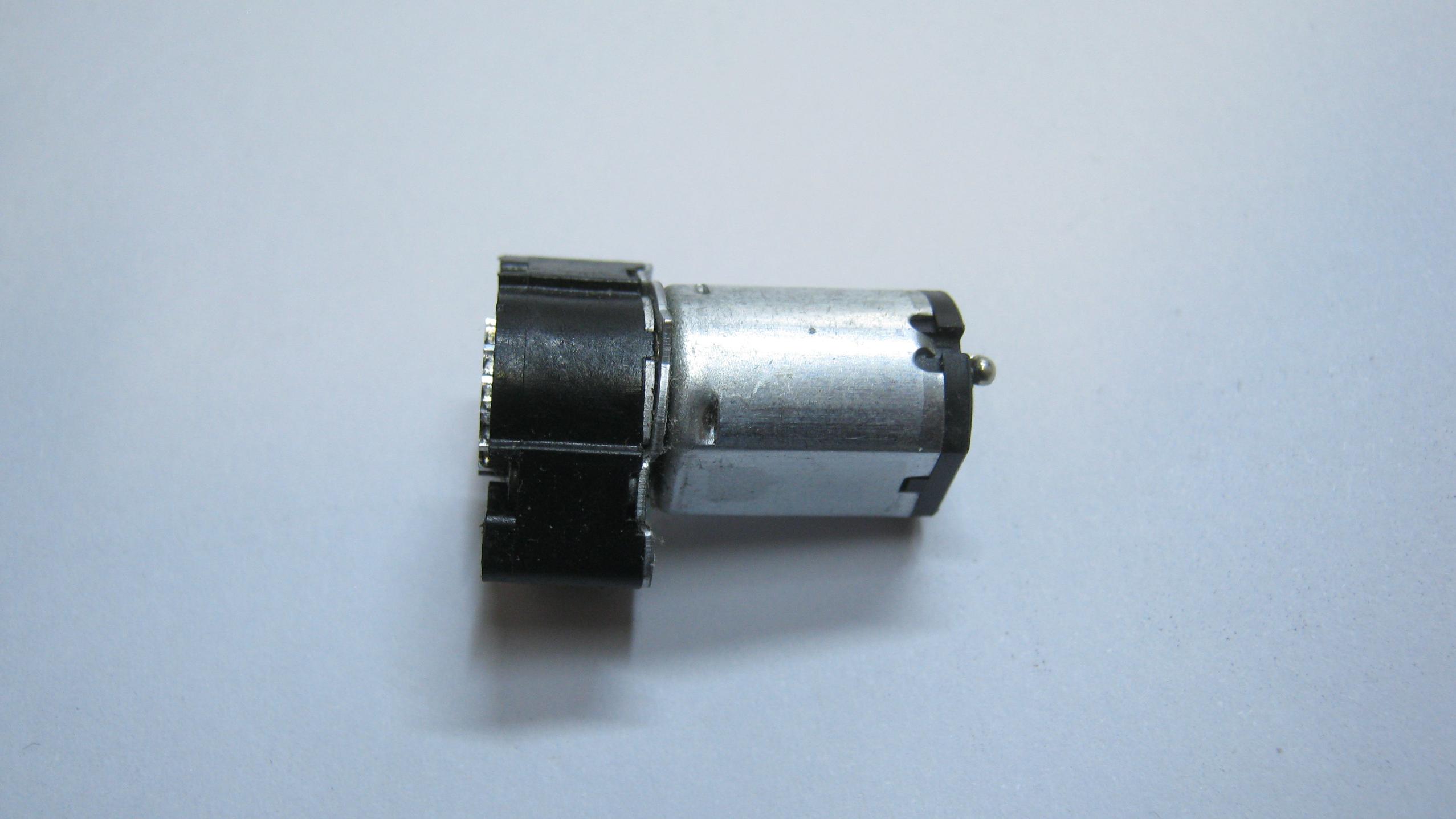 آرمیچر بسیار کوچک گیربکس دار کارکرد حدودا 6 ولت
