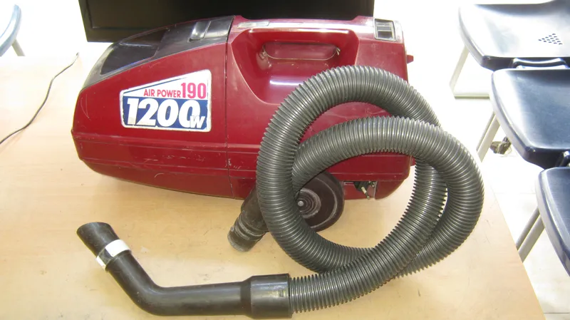 جارو برقی ناسیونال اصل ژاپن