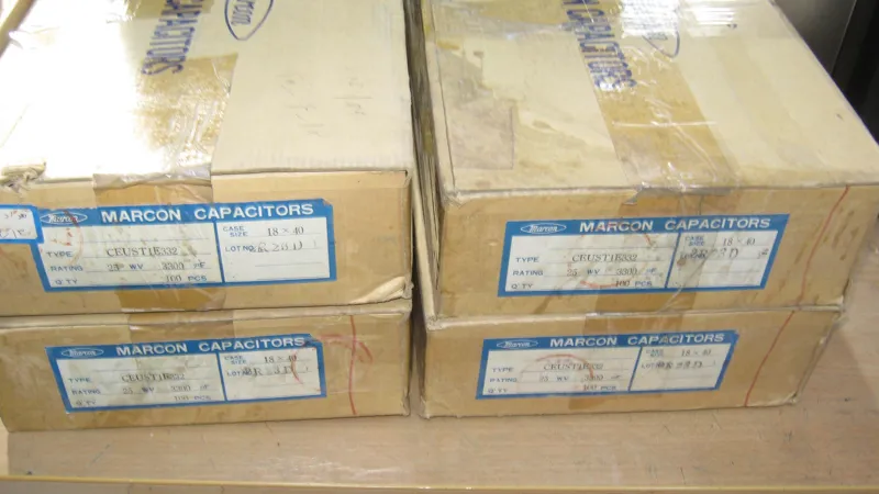 خازن گرید نظامی 3300 میکرو فاراد 25 ولت ژاپن اصل