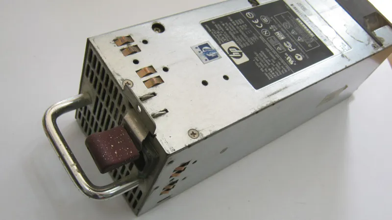 منبع تغذیه حرفه ای HP خروجی 12 ولت